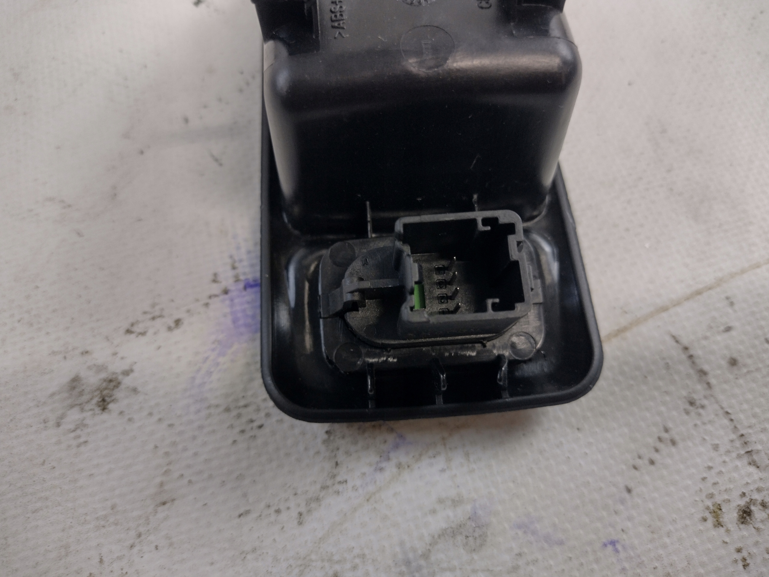 window control switch right front Ford Kuga Mk1 and 17M5T-14529AA