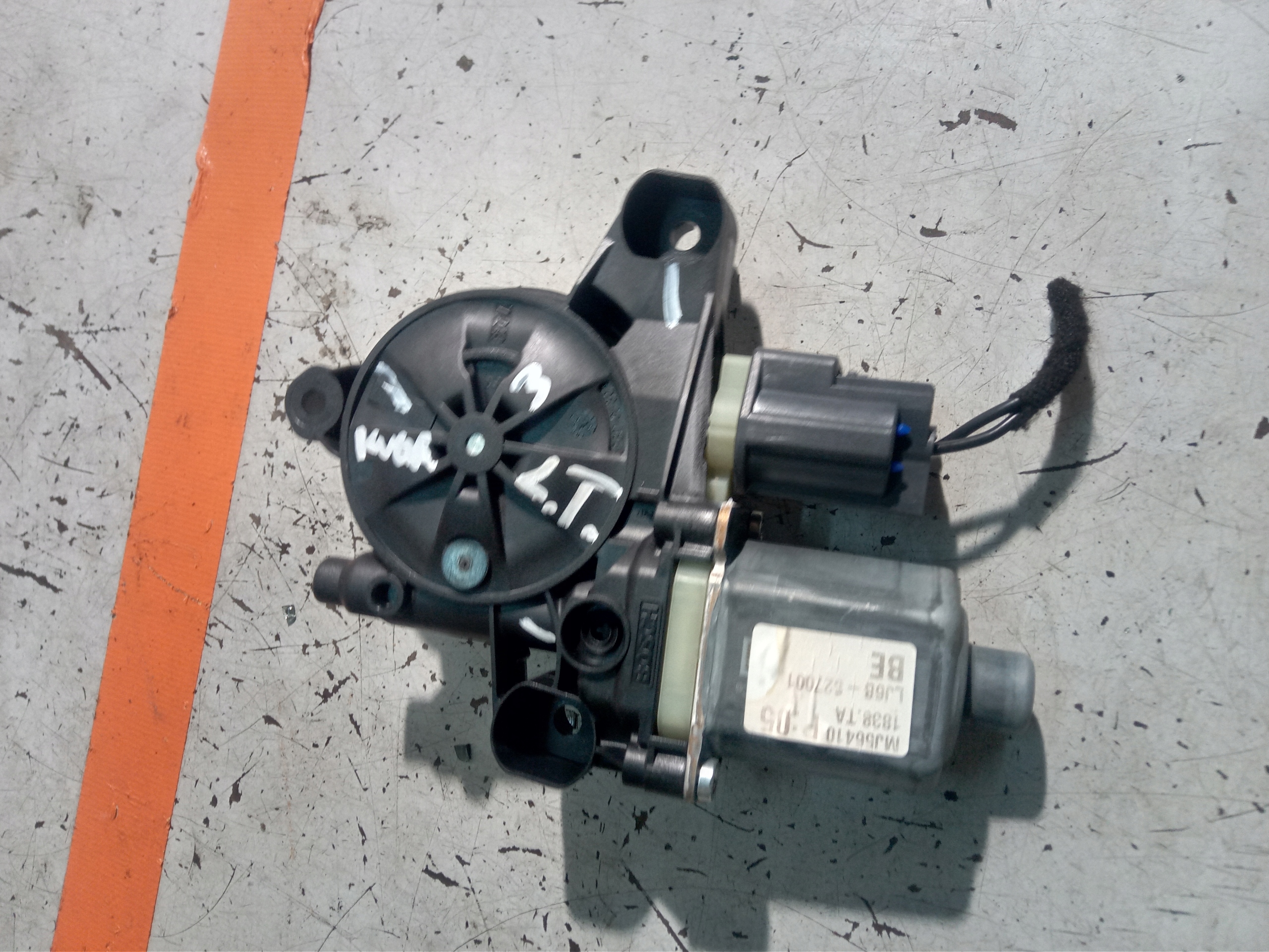 LJ6B-S27001-BE - FORD KUGA MK3 СТЕКЛОПОДЪЕМНИК ЛЕВЫЙ ЗАДНИЙ