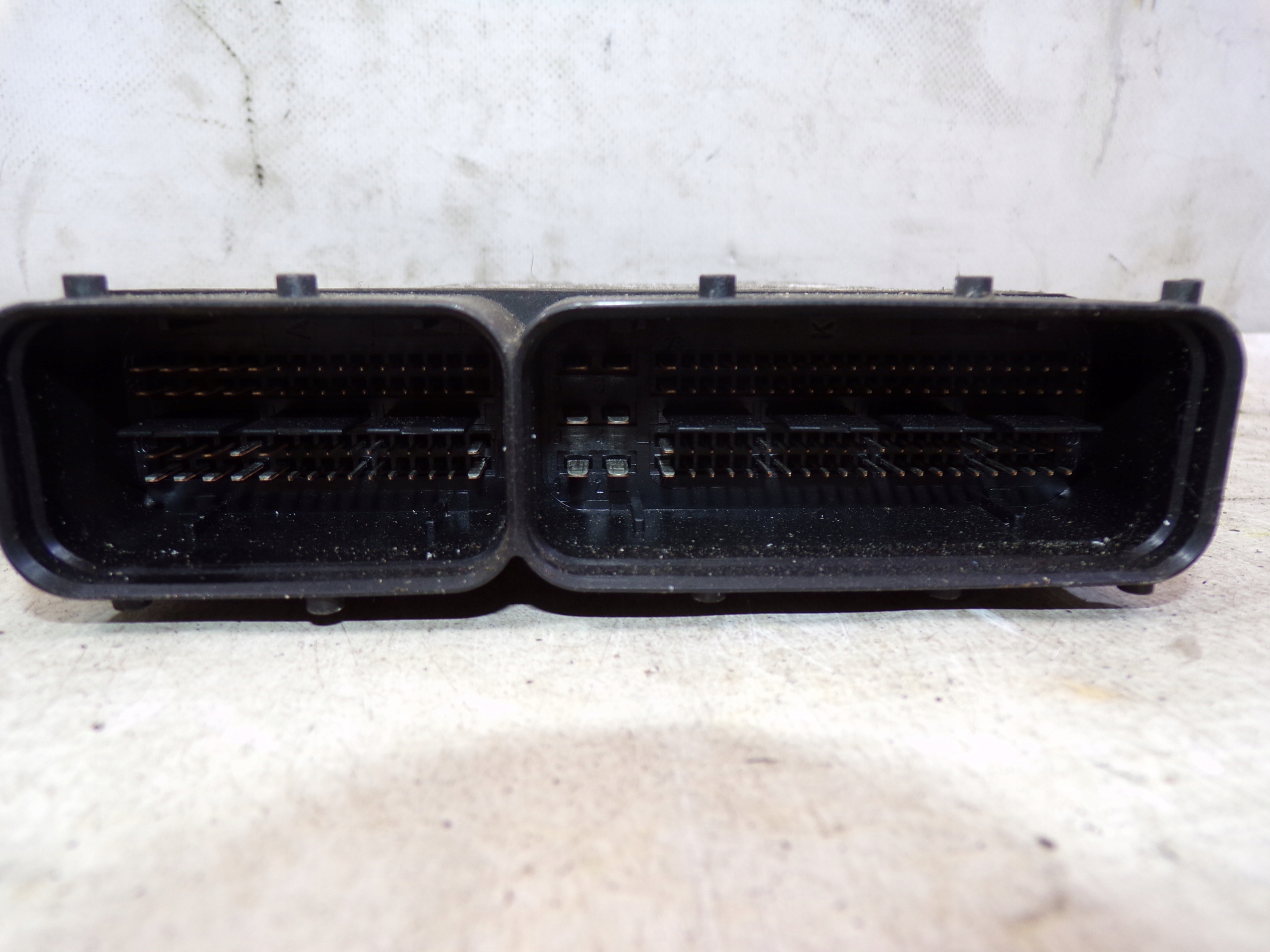 computer control unit of the engine VOLKSWAGEN PASSAT B7 2.0 TDI 03L907309N