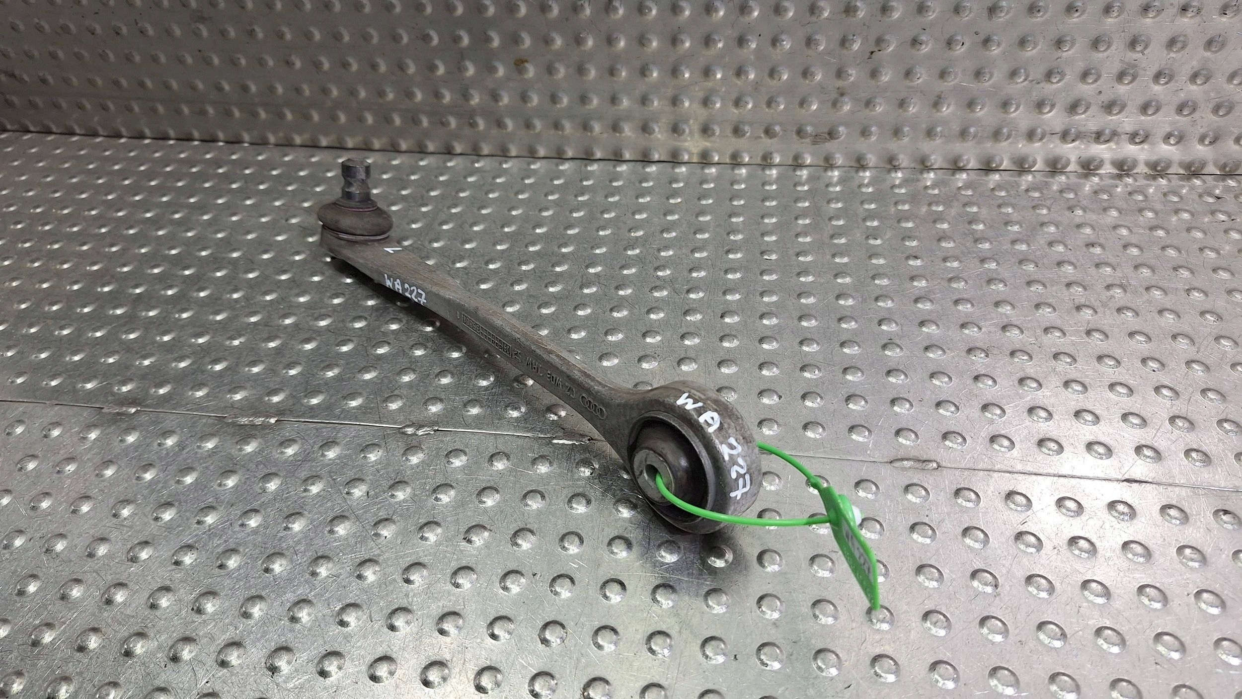 arm left front upper 8K0407505B 8K0505B AUDI A4 B8 A5 8T Q5 8R