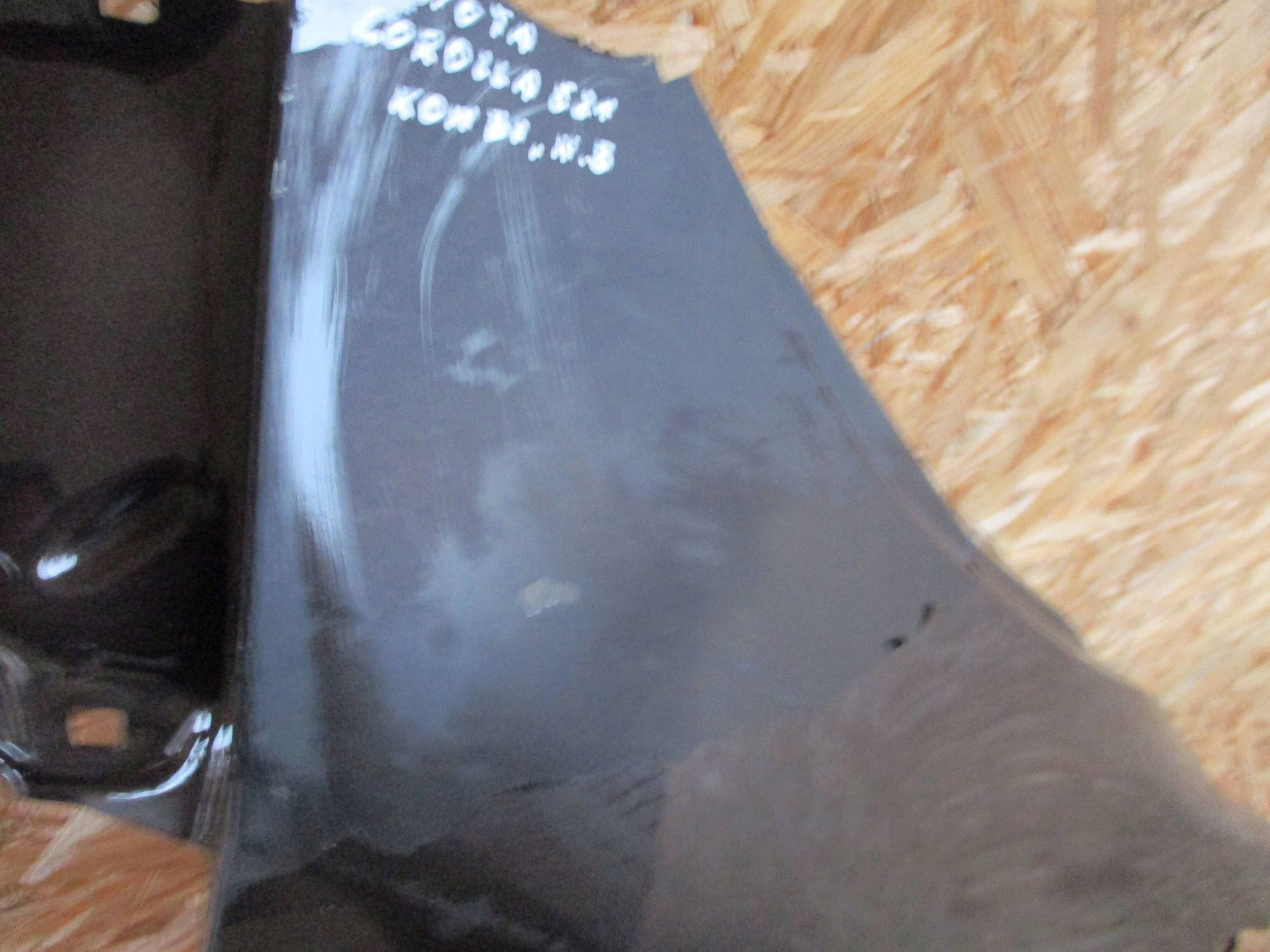 fender front front left TOYOTA COROLLA E21 KOMBI HB