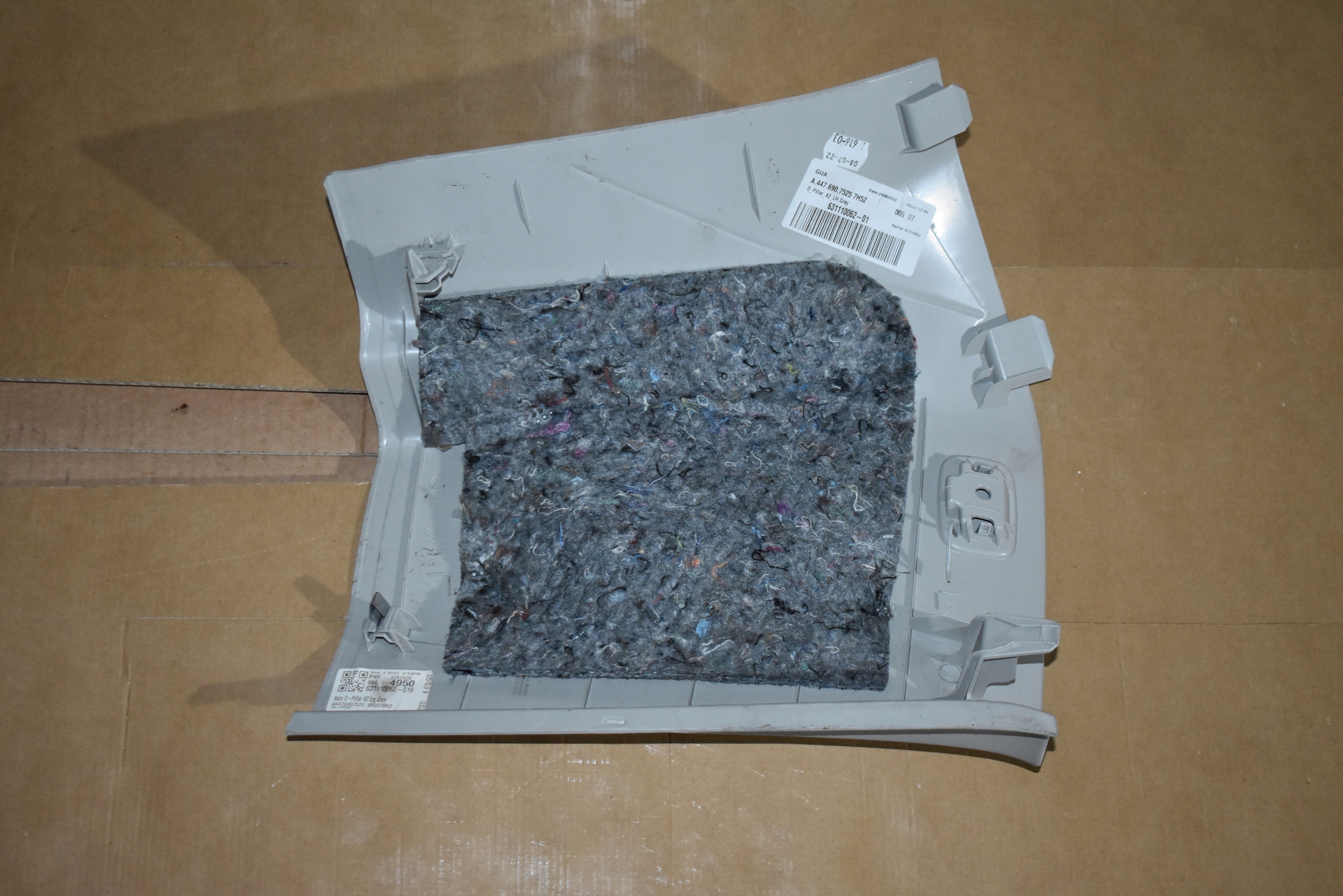 IDEALNA cover SLUPKA D left MERCEDES W447 1