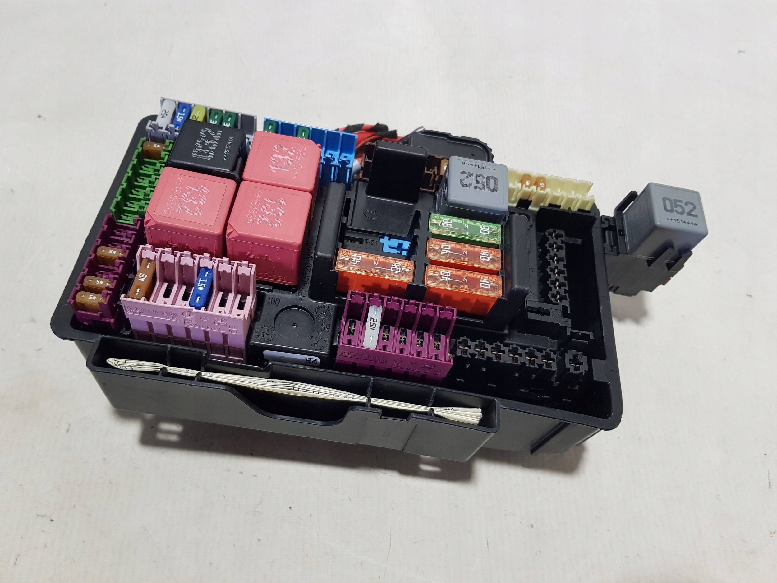 Module fusibles MERCEDES W205 A2059068501