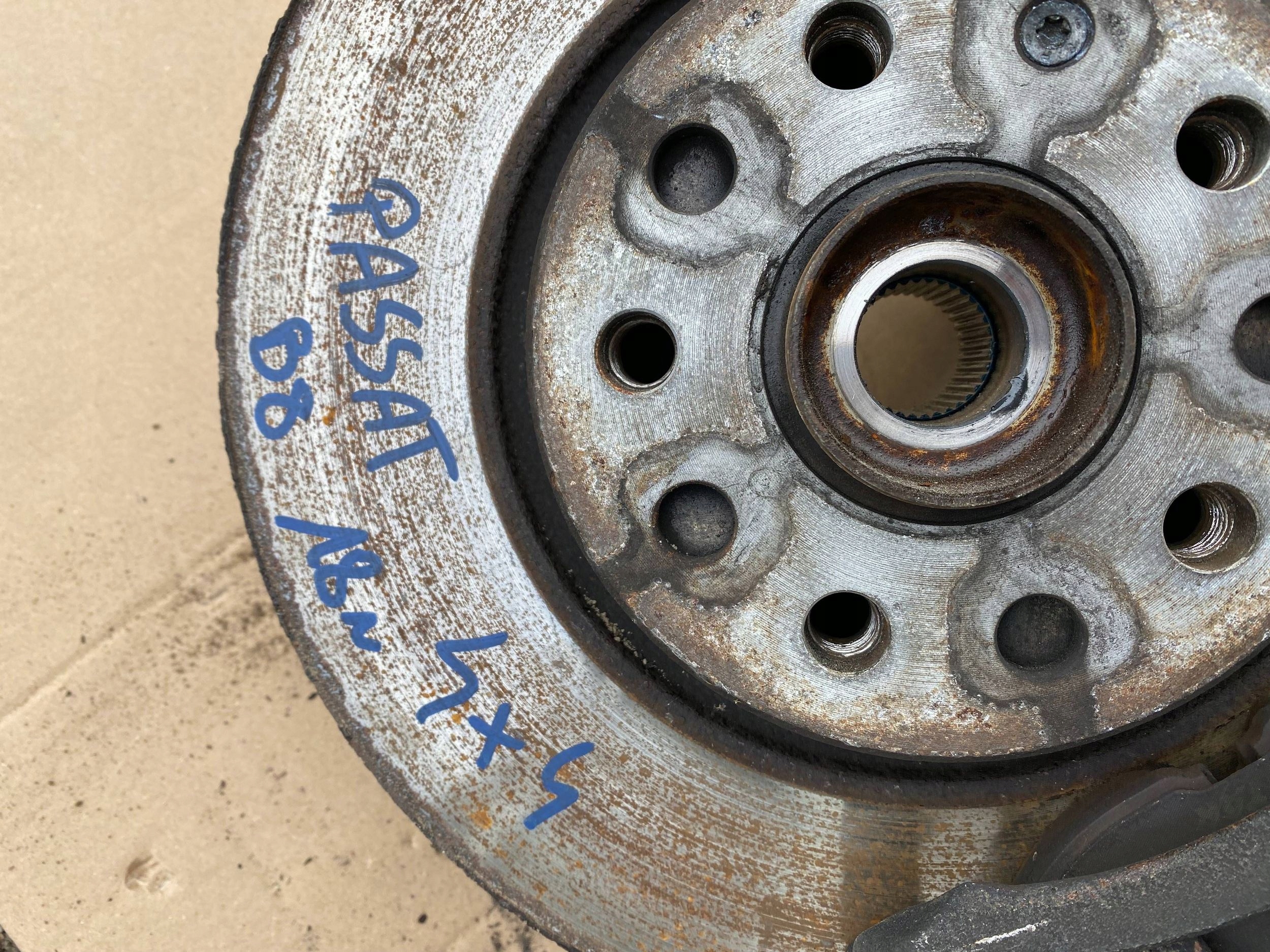 VW PASSAT B8 4MOTION 4x4 complete McPherson right front 5Q0407258C