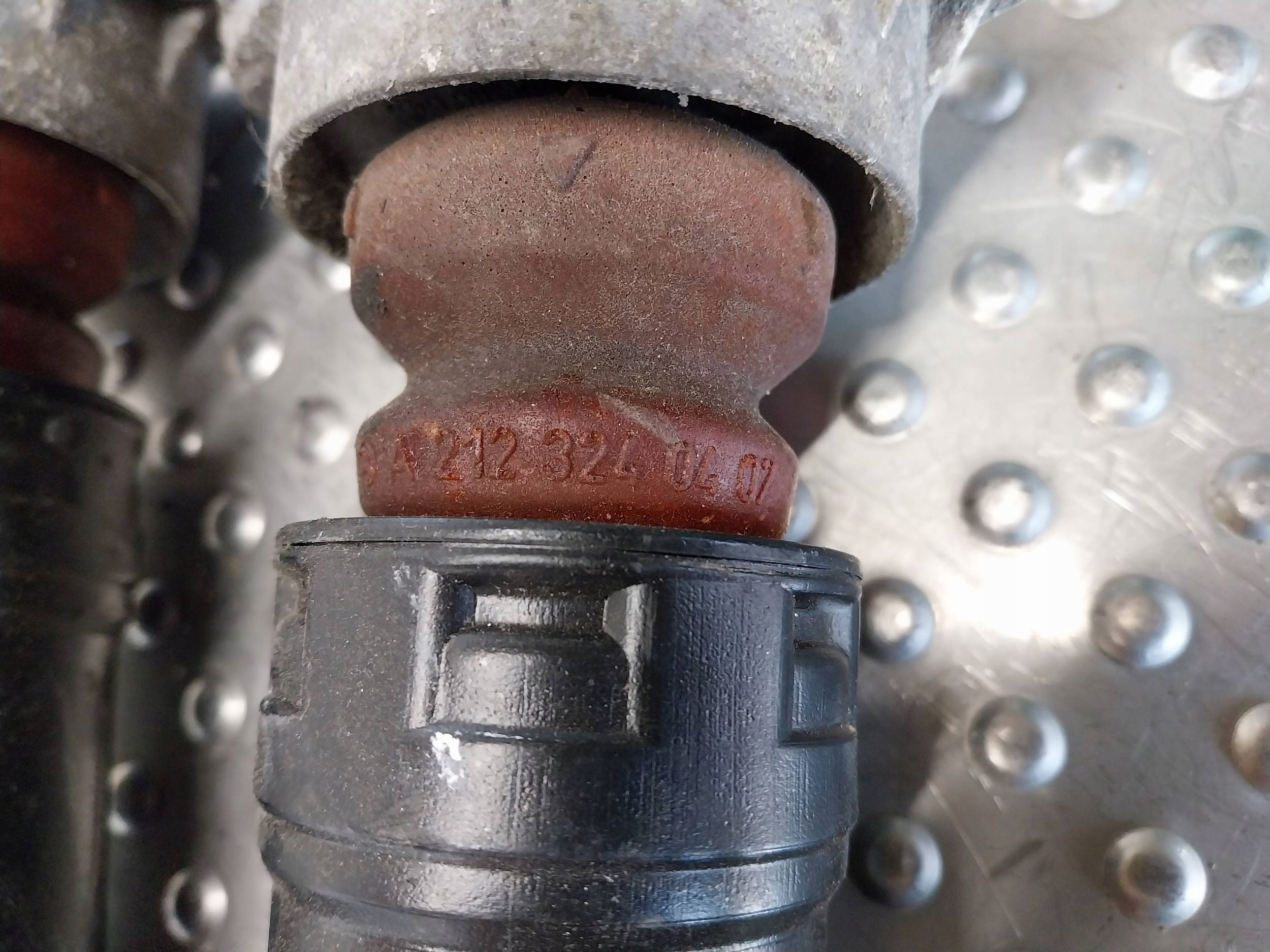 Stoßdämpfer heck KOMPLET A2123201030 MERCEDES W212