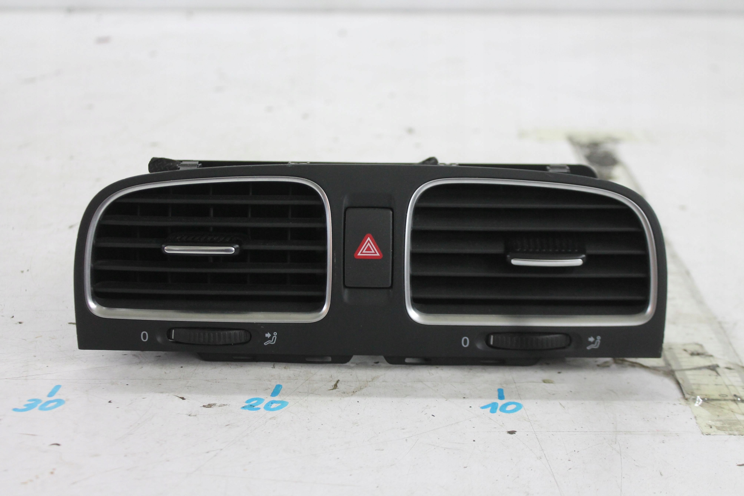 grid intake blower fan the centre 5K0815736D GOLF VI 10-16