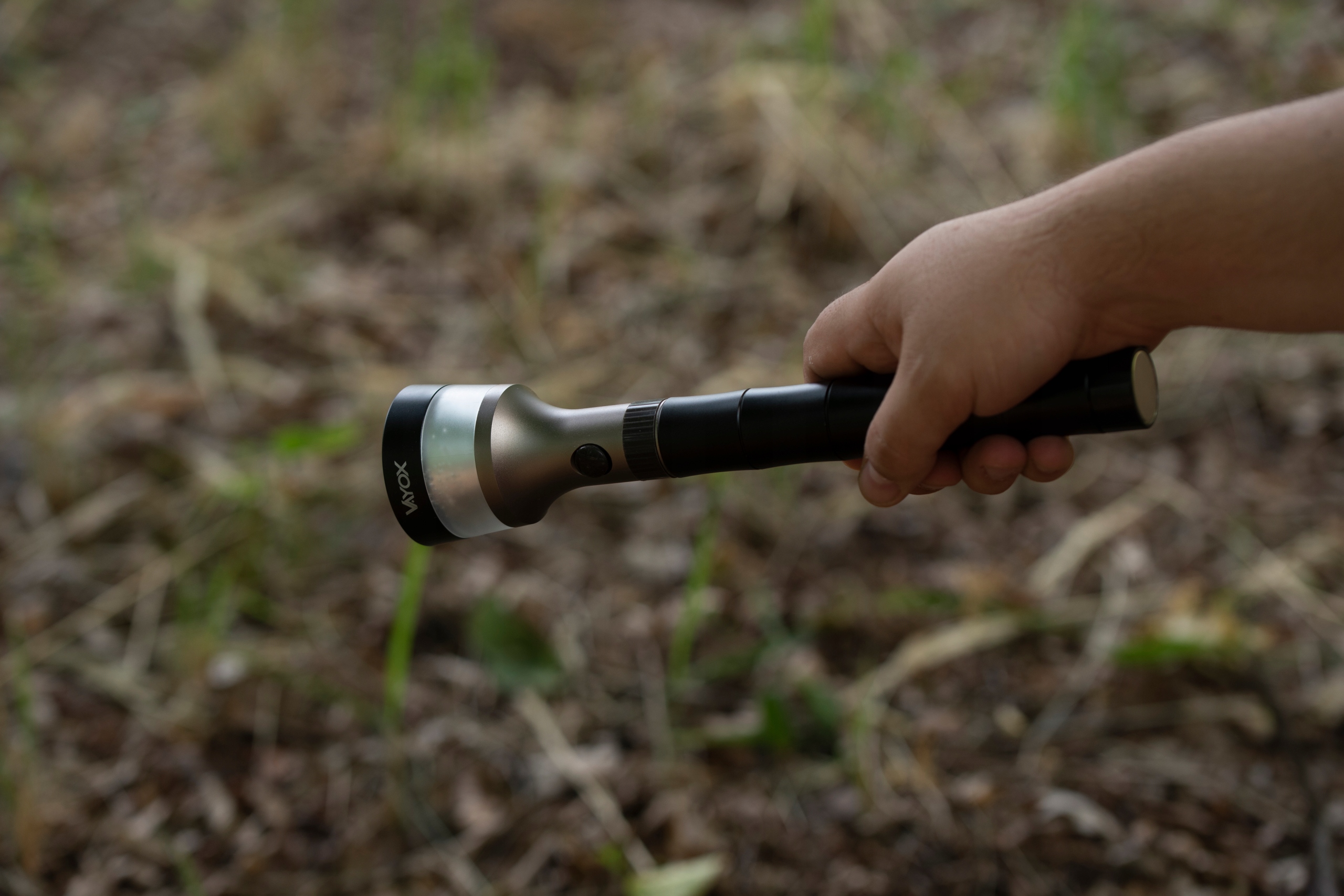 LATARKA TAKTYCZNA SZPERACZ PAŁKA LED USB C VAYOX Źródło światła LED