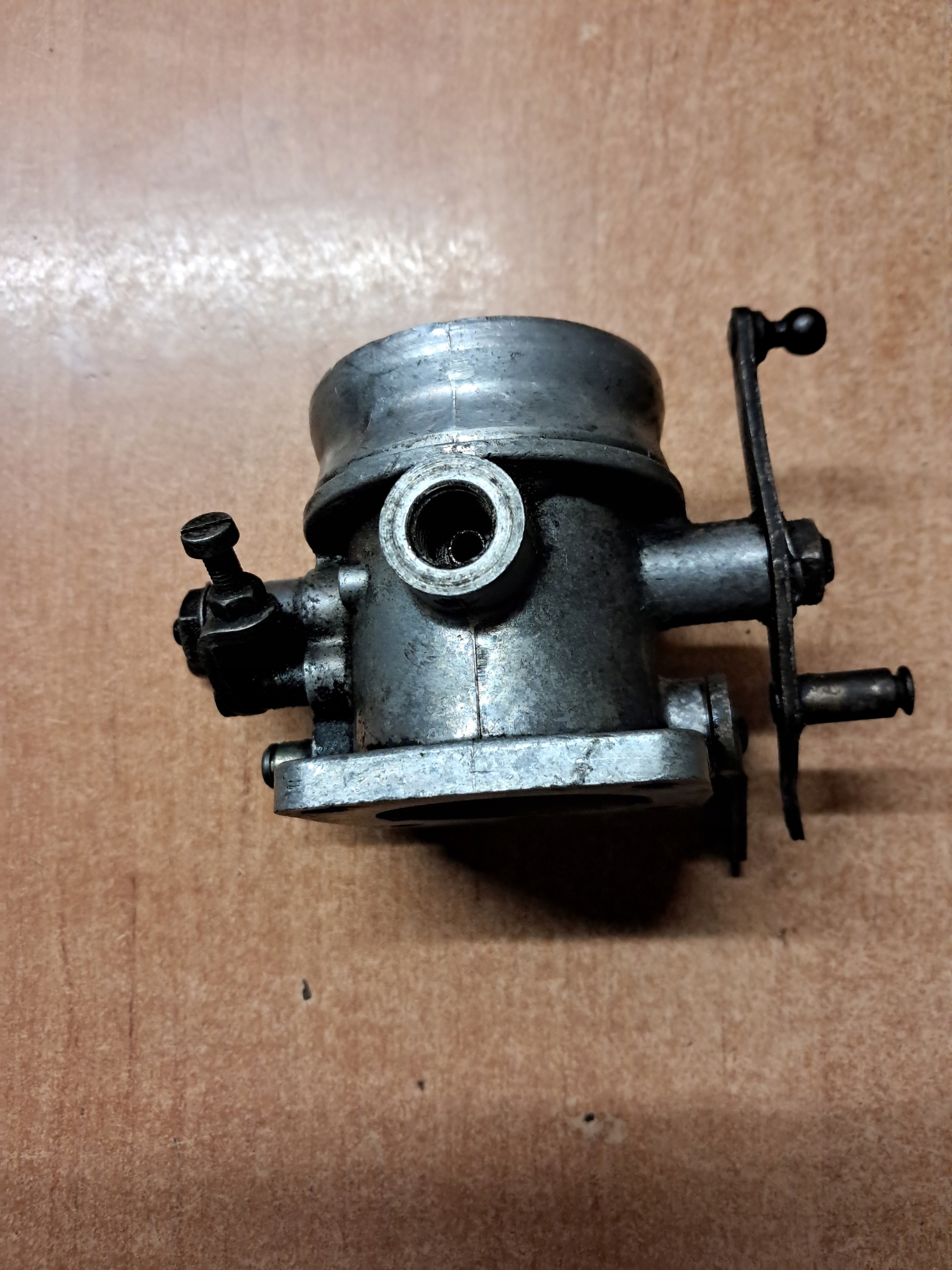 Valvola a farfalla MERCEDES W110 W115 2,0D 6150710406