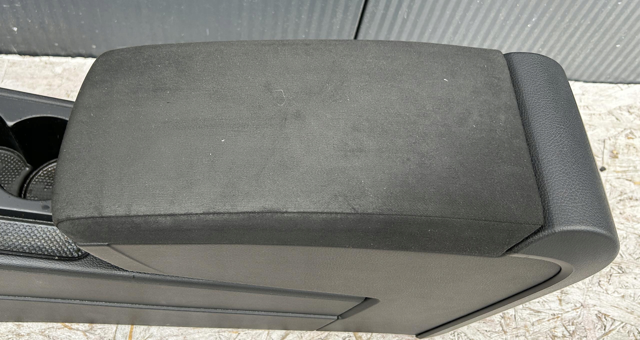 TUNEL SRODOWY bracciolo VW PASSAT B7 10-14