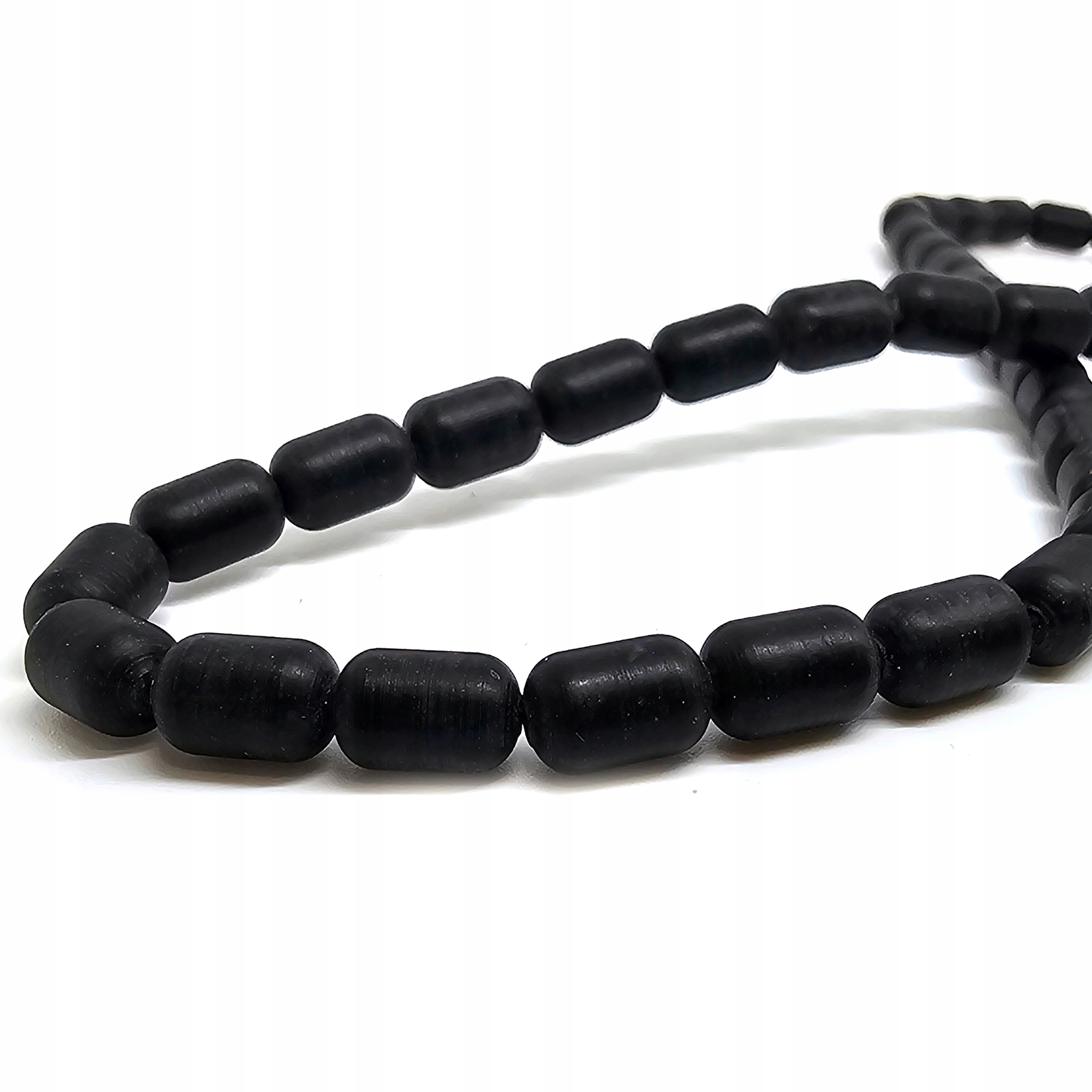 Náhrdelník jantar korále hrudky škvárové sudy černé