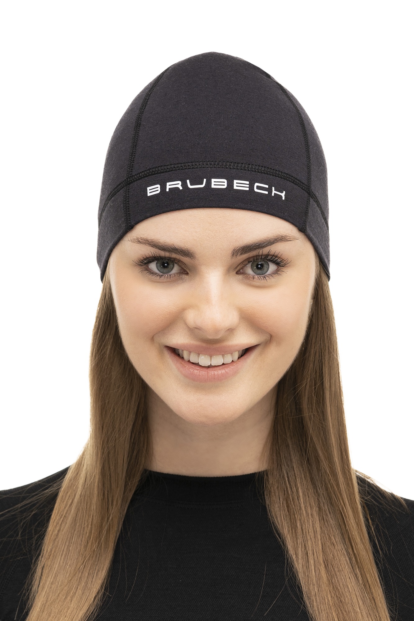 BRUBECK TERMOAKTYWNA PRZYLEGAJĄCA TRENINGOWA CZAPKA DLA PIŁKARZY S-M Kolekcja Active Wool oddychająca odzież sportowa