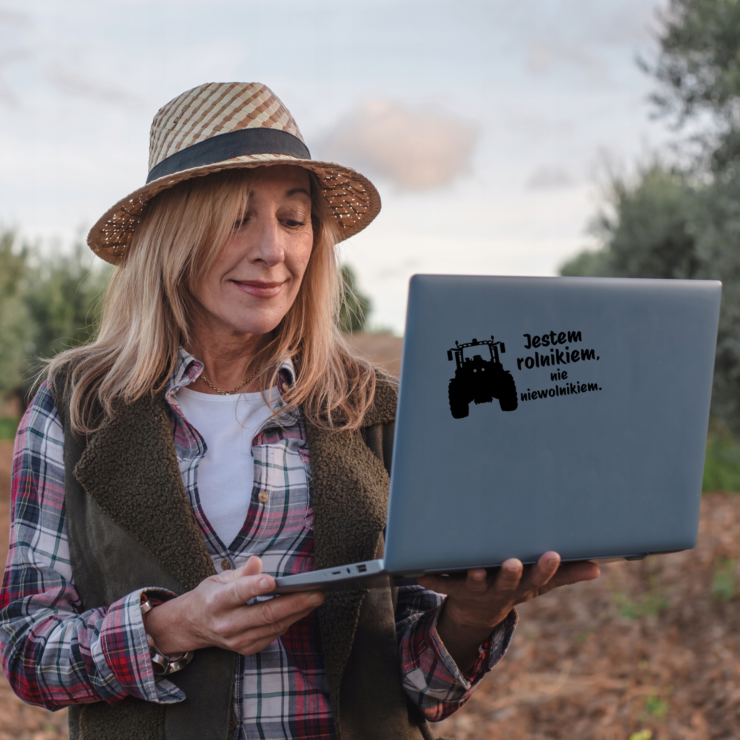 Naklejki WLEPY STICKERY PROTEST STRAJK GŁÓD POCZUJESZ ROLNIKA USZANUJESZ Kod producenta NAKLEJKI WLEPY PROTEST ROLNIKÓW