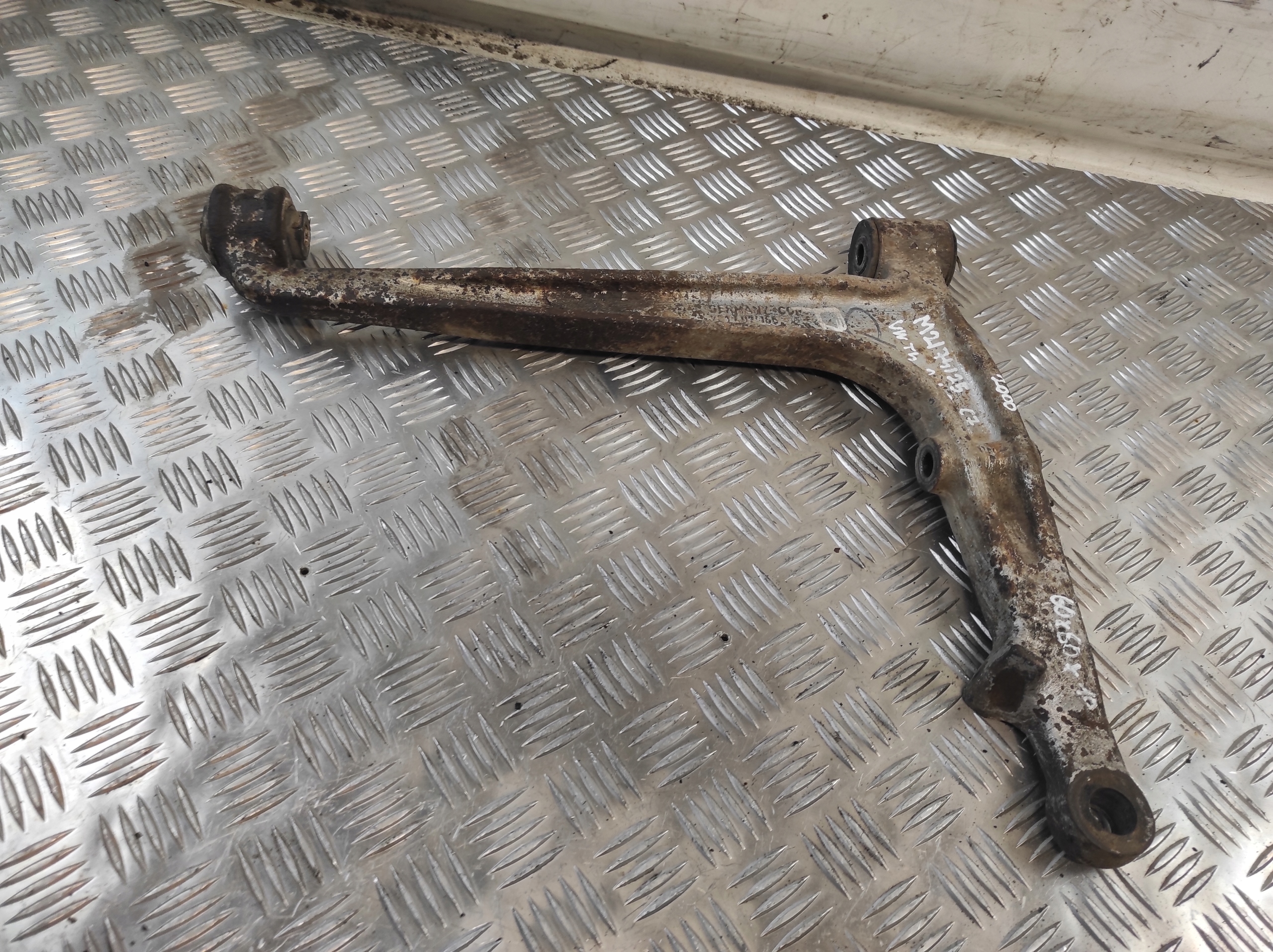 VW VOLKSWAGEN TRANSPORTER T4 arm front right 701407166 original