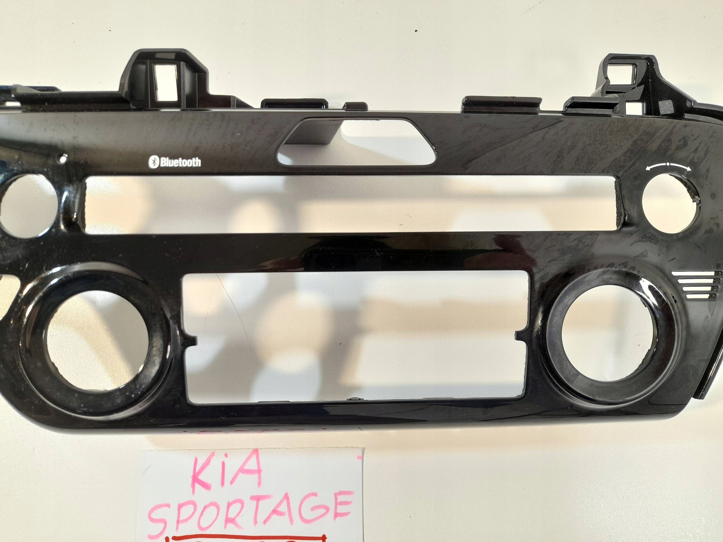 Kia Sportage QL frame panel dekor central K4KQL69430 (R692)