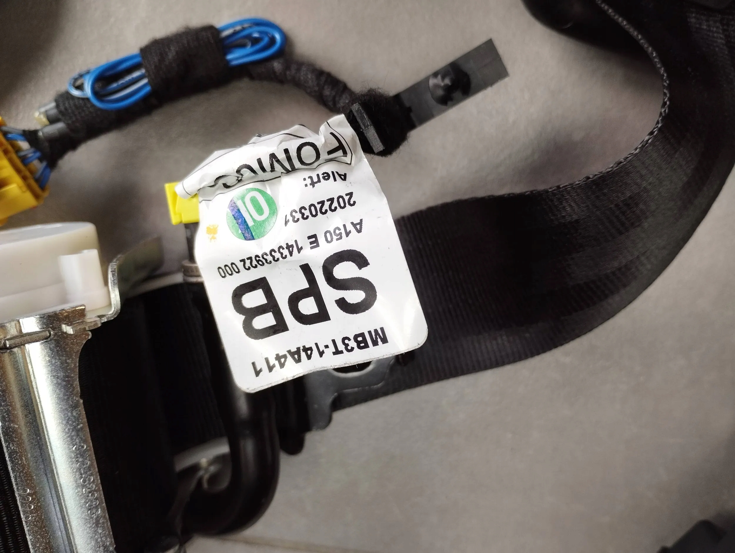VW Amarok II dashboard panel airbags tension belts original
