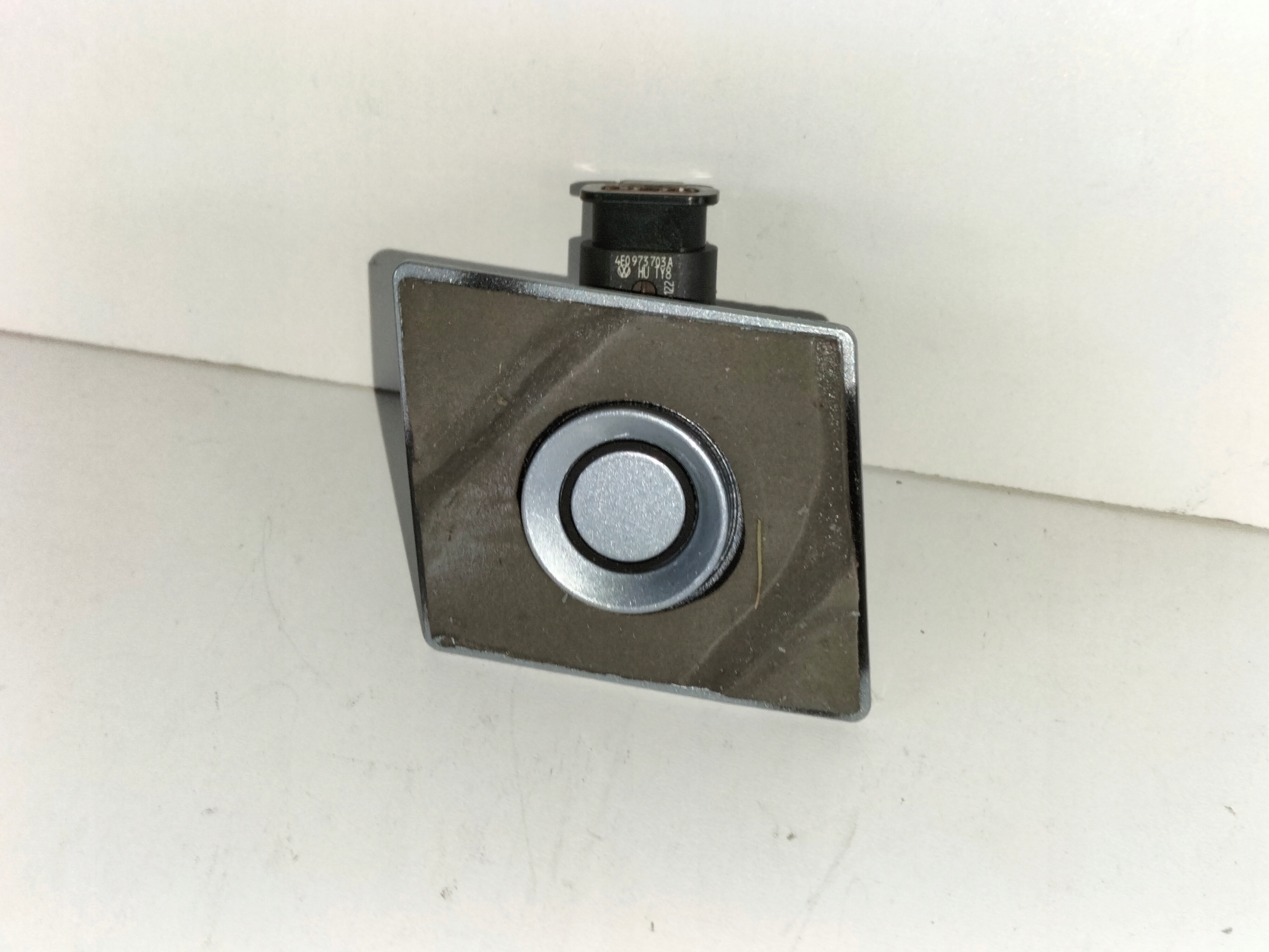 Sensor Parken PDC koszyk links VW TOUAREG III 18