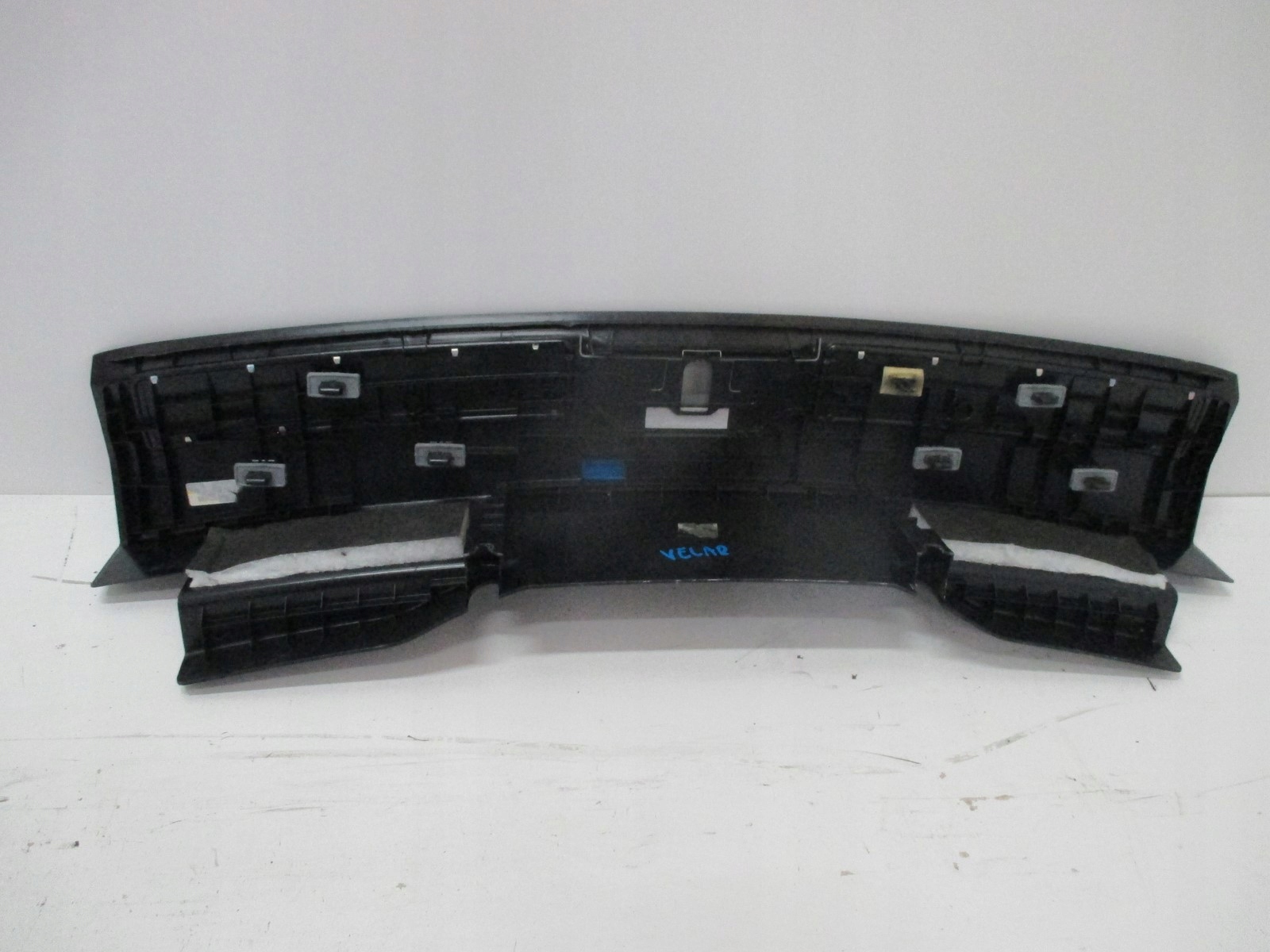 cover for panel wall rear rear part RANGE ROVER VELAR J8A2-406A64-B