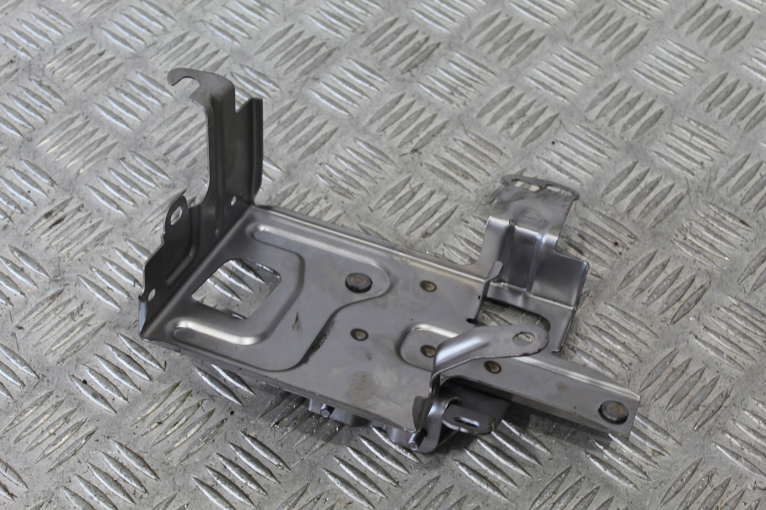 holder bracket MITSUBISHI OUTLANDER III 3 LIFT