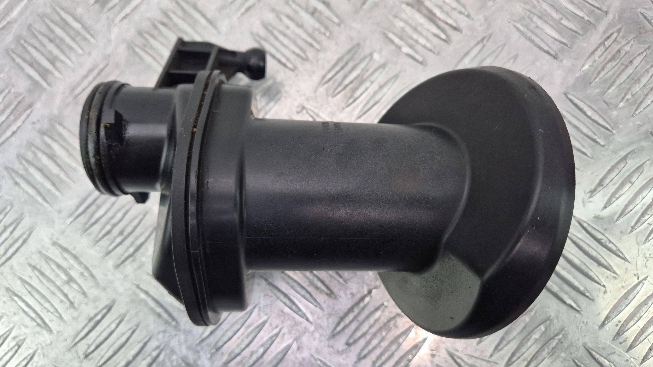 Abdeckung der Ventile BMW X3 F25 18d 7810587 N47D20C