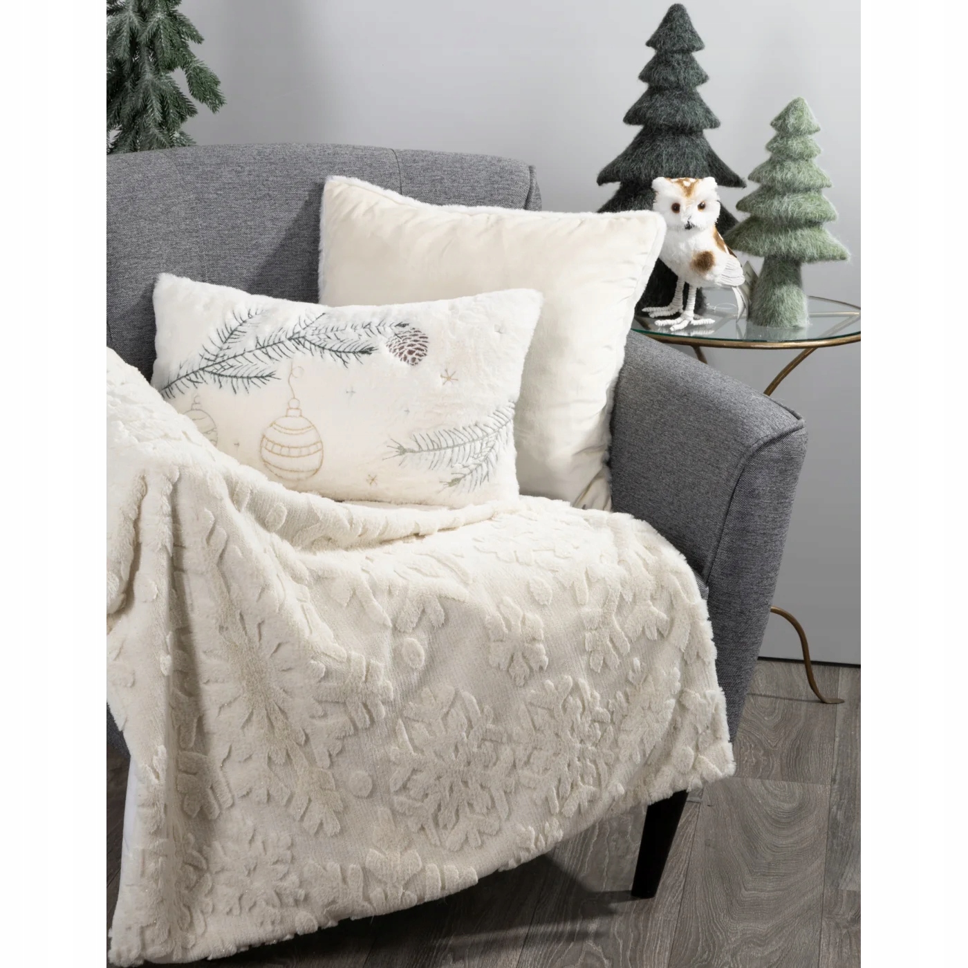 Vánoční deka BLINK2 150x200 Eurofirany krémová s reliéfním vzorem sněhové vločky