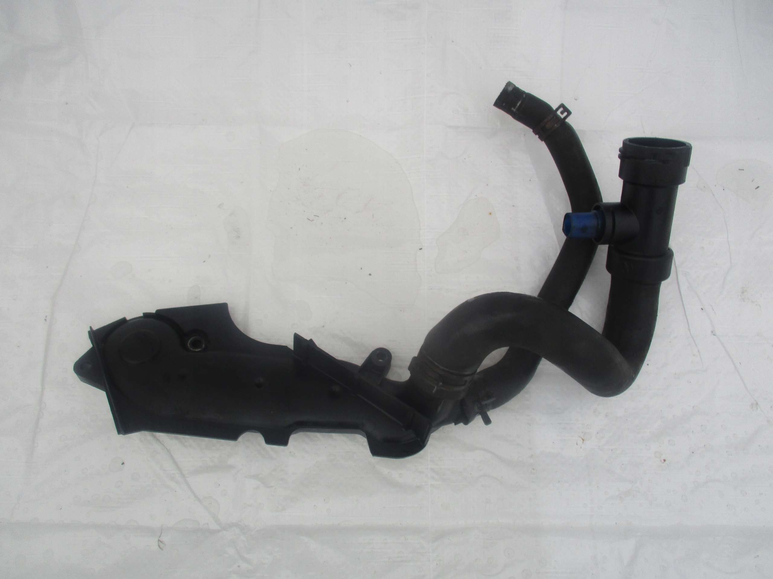 078121121K 078121096AC - Корпус термостата AUDI A6 C5 A4 B5 S4 2.7 BITURBO