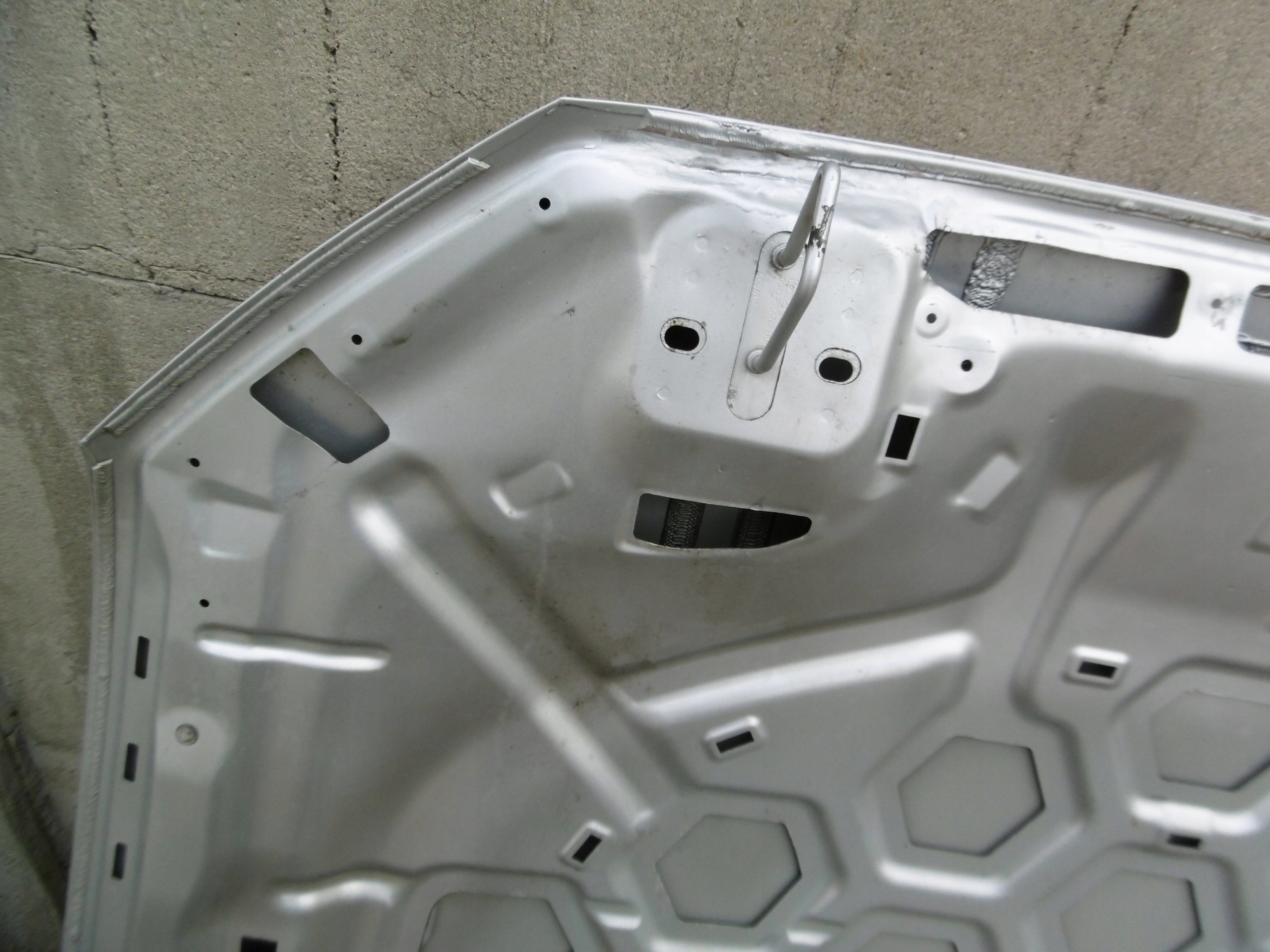 FORD MONDEO V MK5 maska Color needs painting