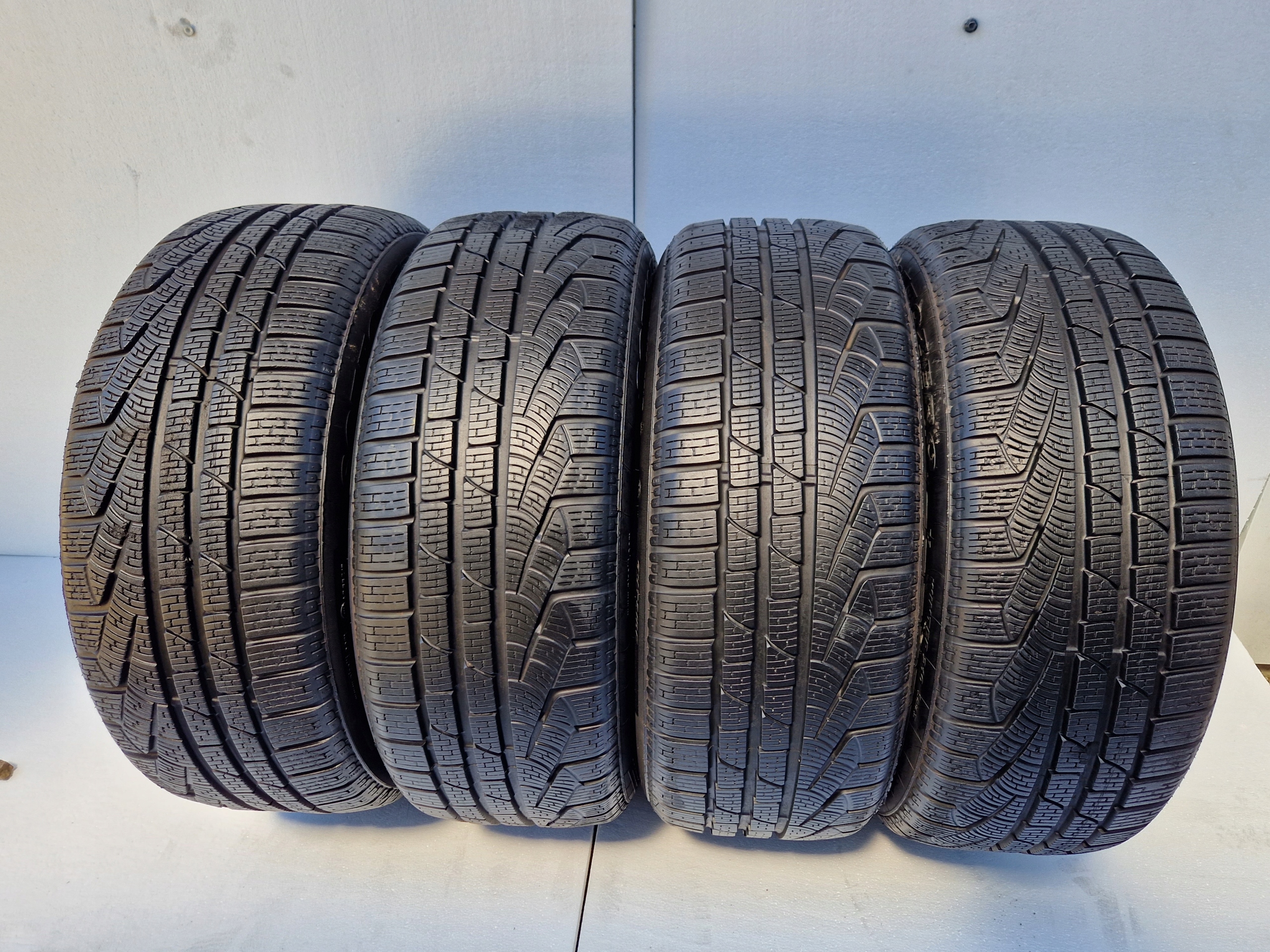 Opony Pirelli Sottozero 225/50r17 94H
