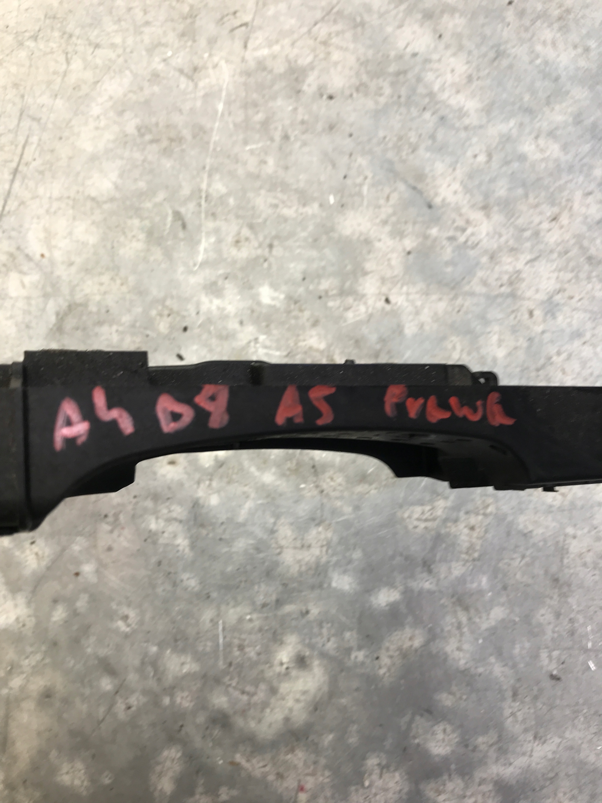 handle right front AUDI A4 B8 A5 8T02837886