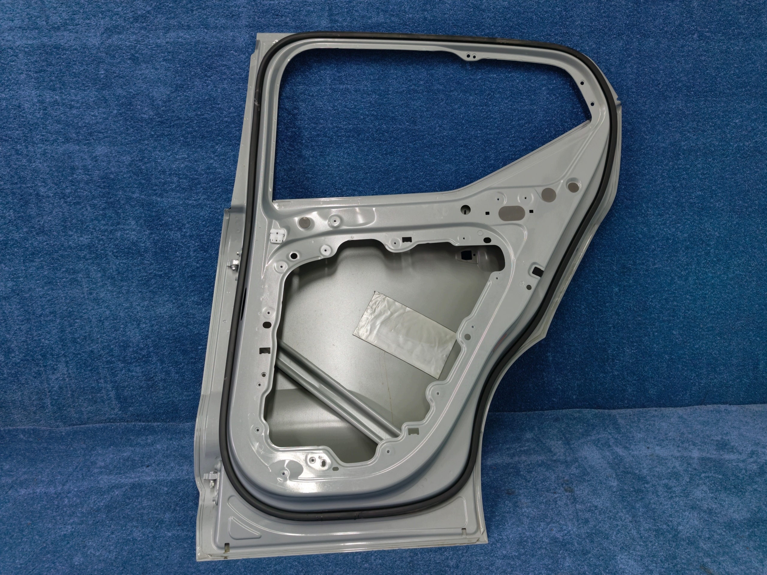 VOLVO XC40 17- door right rear part right rear.