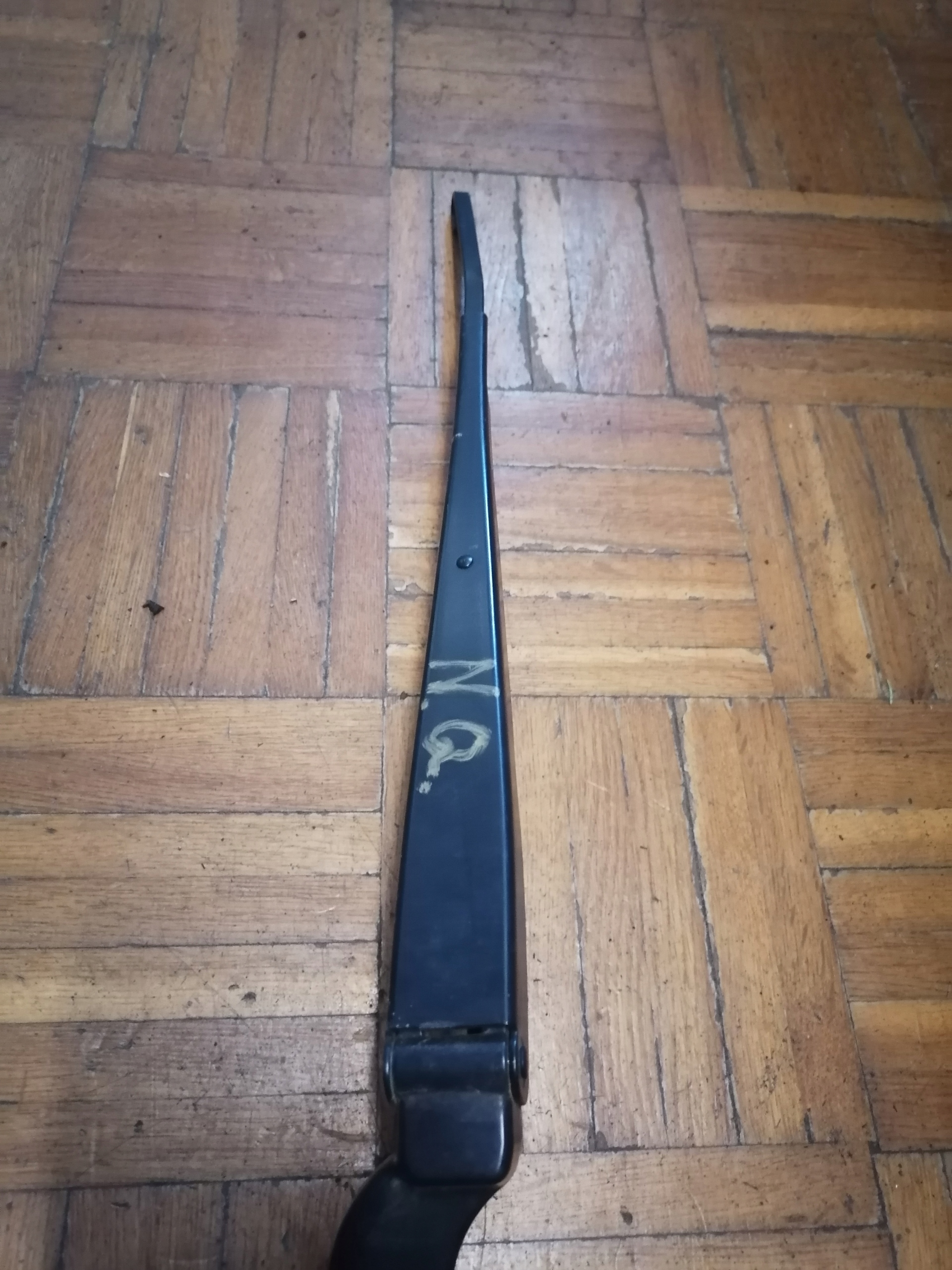 wiper arm front NISSAN QASHQAI J11