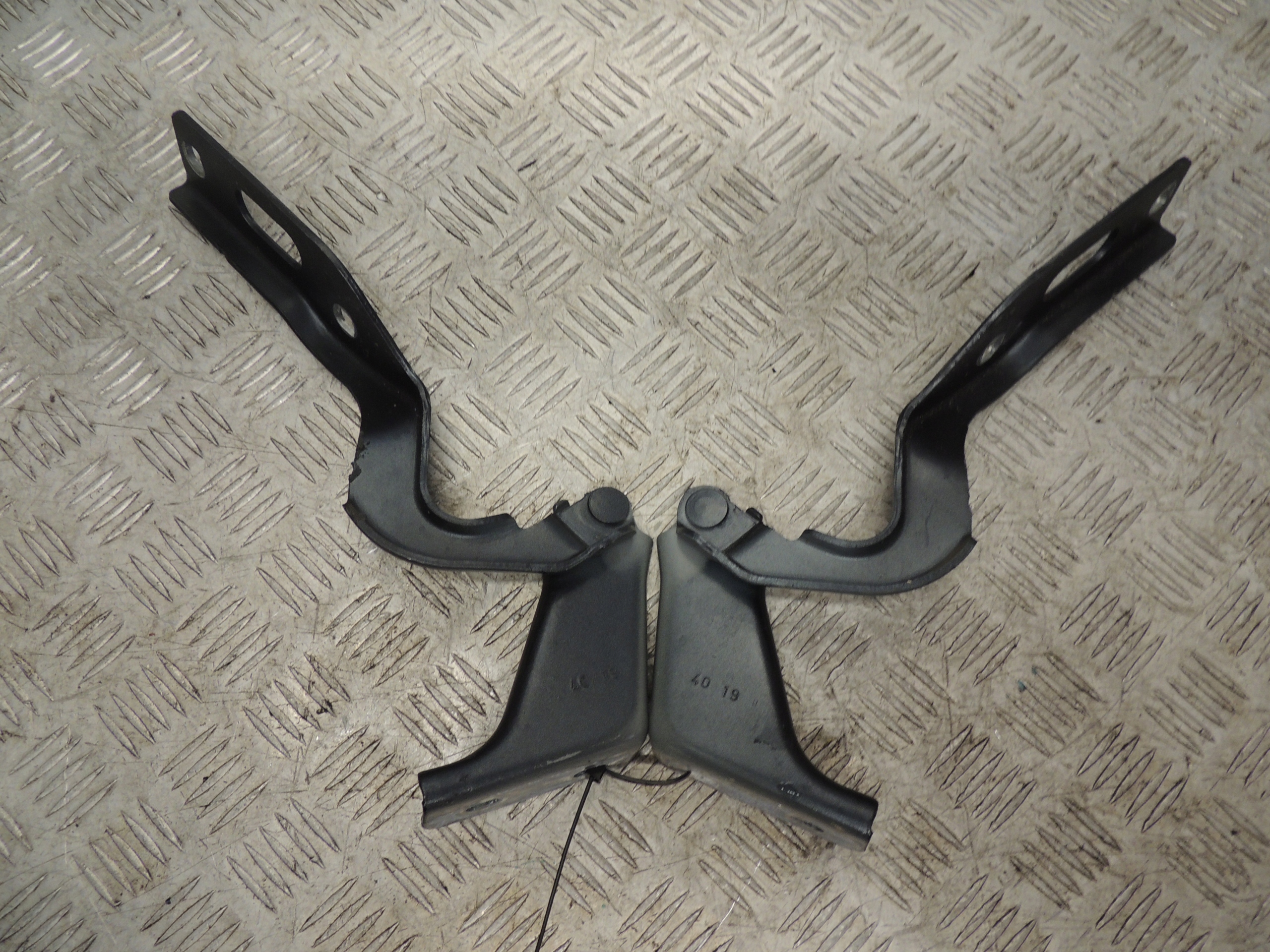 5F0823301B 5F0823302B - LEON III LIFT ПЕТЛЯ КАПОТА ЛІВА LS7H