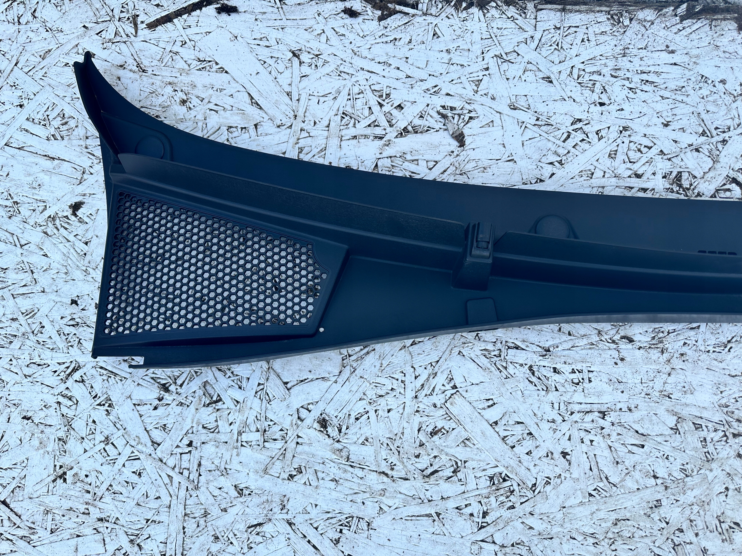 FABIA IV PODSZYBIE GÓRNE PLASTIKOWE PRAWE LEWE 6VA819415 6VA819416 Numer katalogowy części 6VA819415 6VA819416