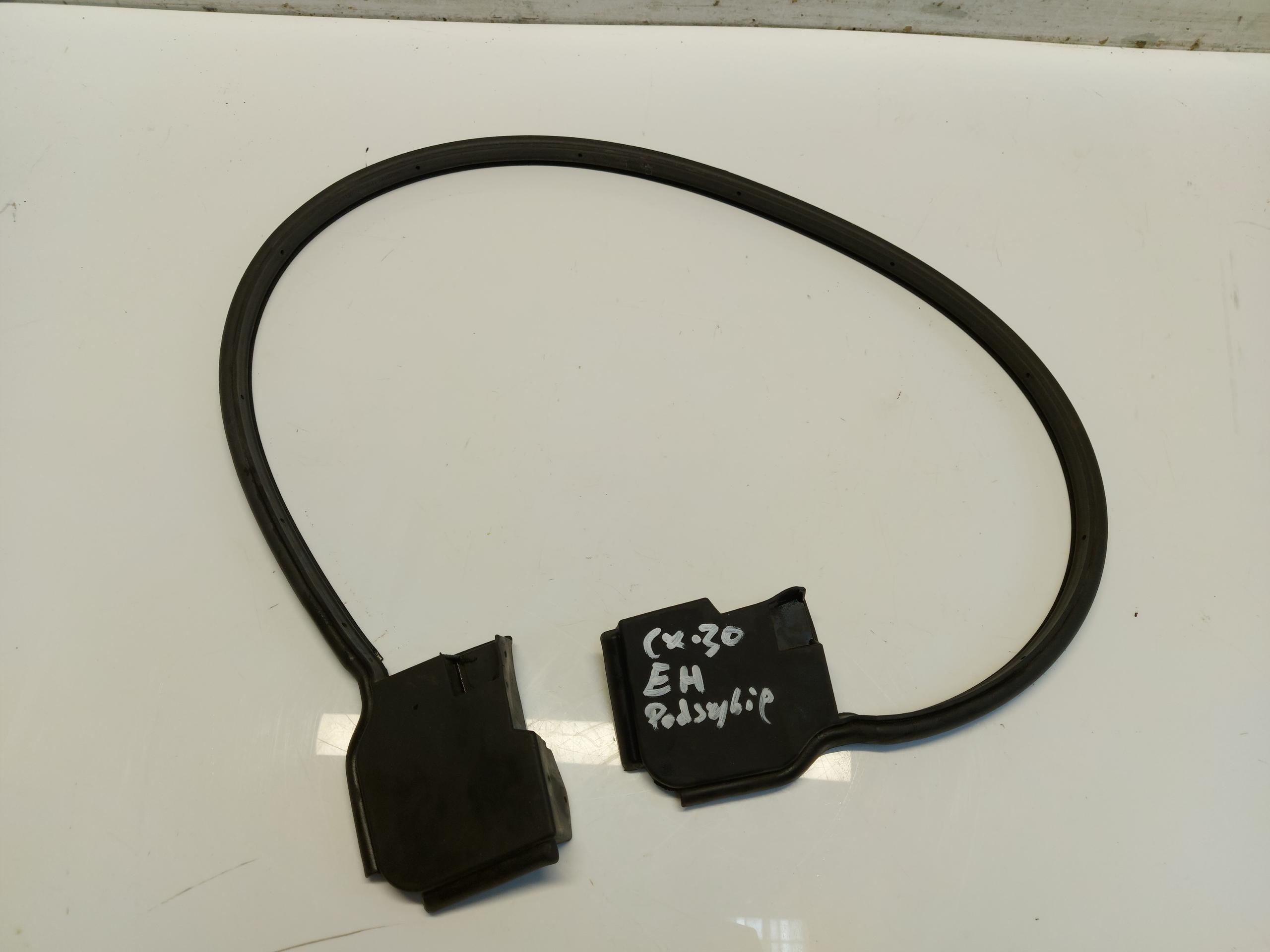 MAZDA CX30 Joint Sous vitre