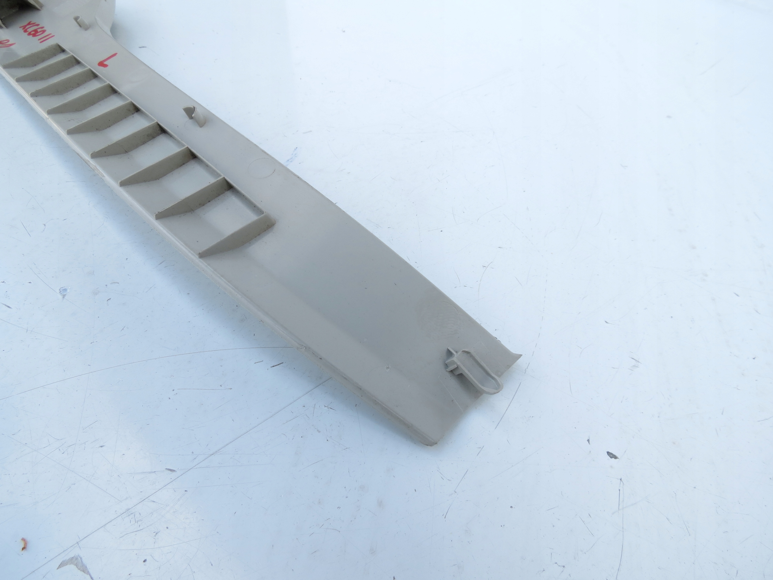 cover moulding SLUPKA A left front VOLVO XC60 II