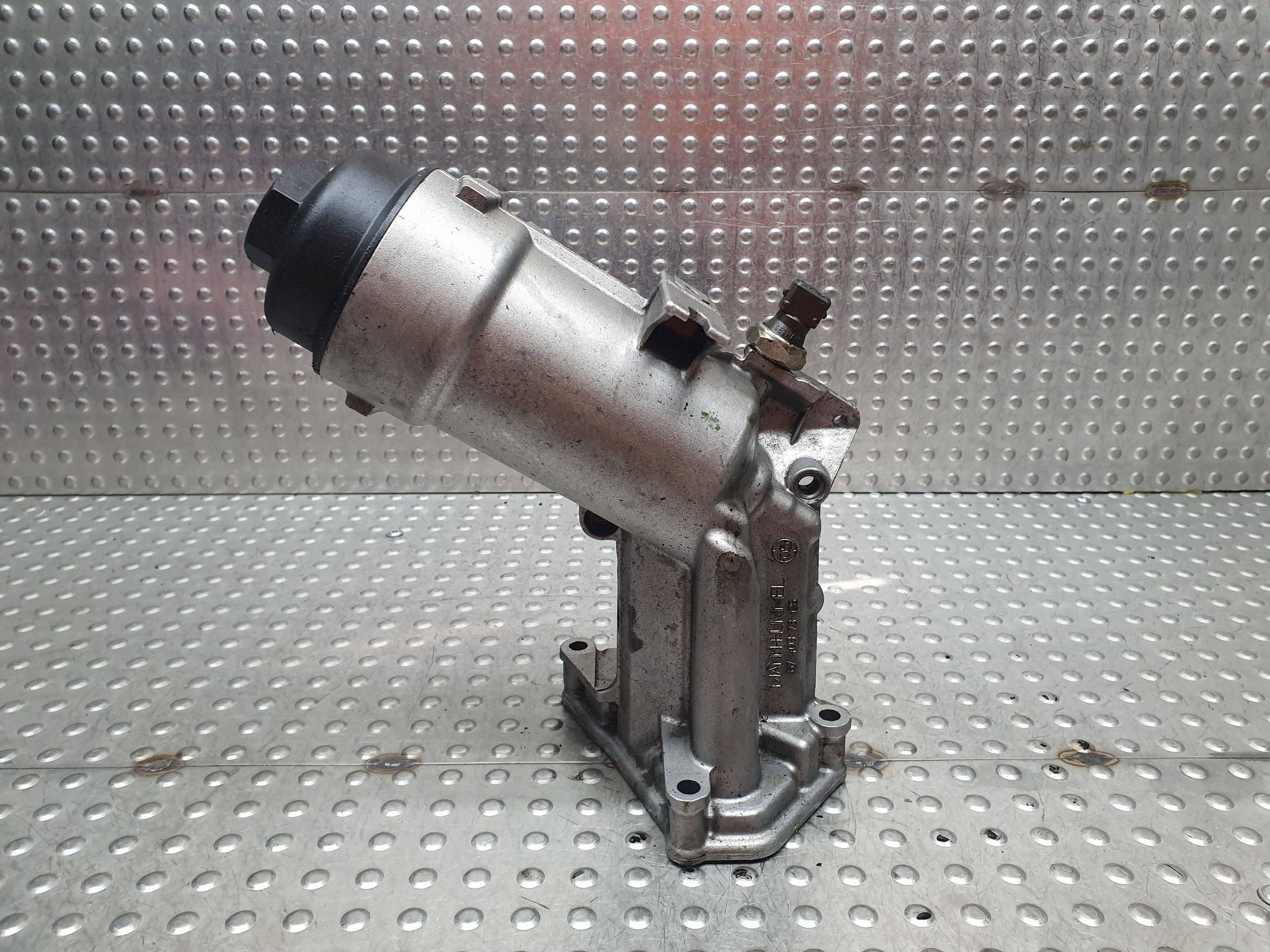 Supporto filtro olio Radiatore / Raffreddatore 7787072 BMW E46 E87 E90 E60 X3 E83 2.0D M47