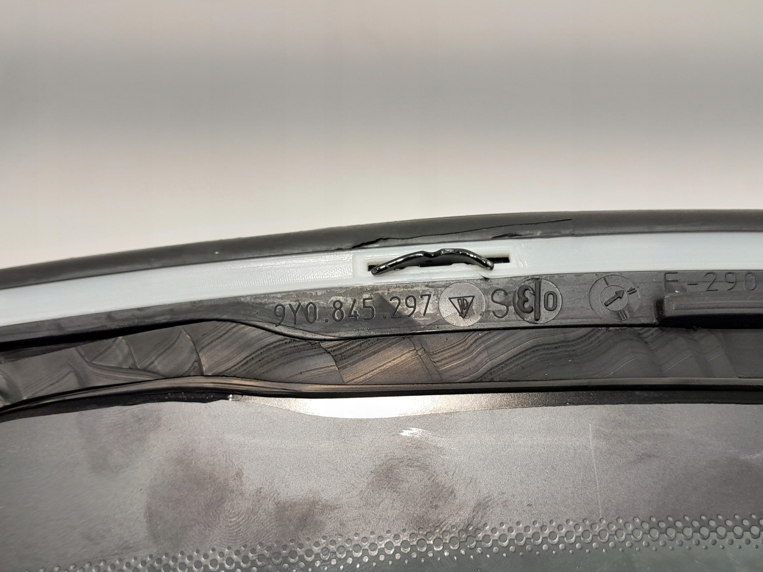 PORSCHE CAYENNE 9Y window bodywork left 18R 9Y0845297
