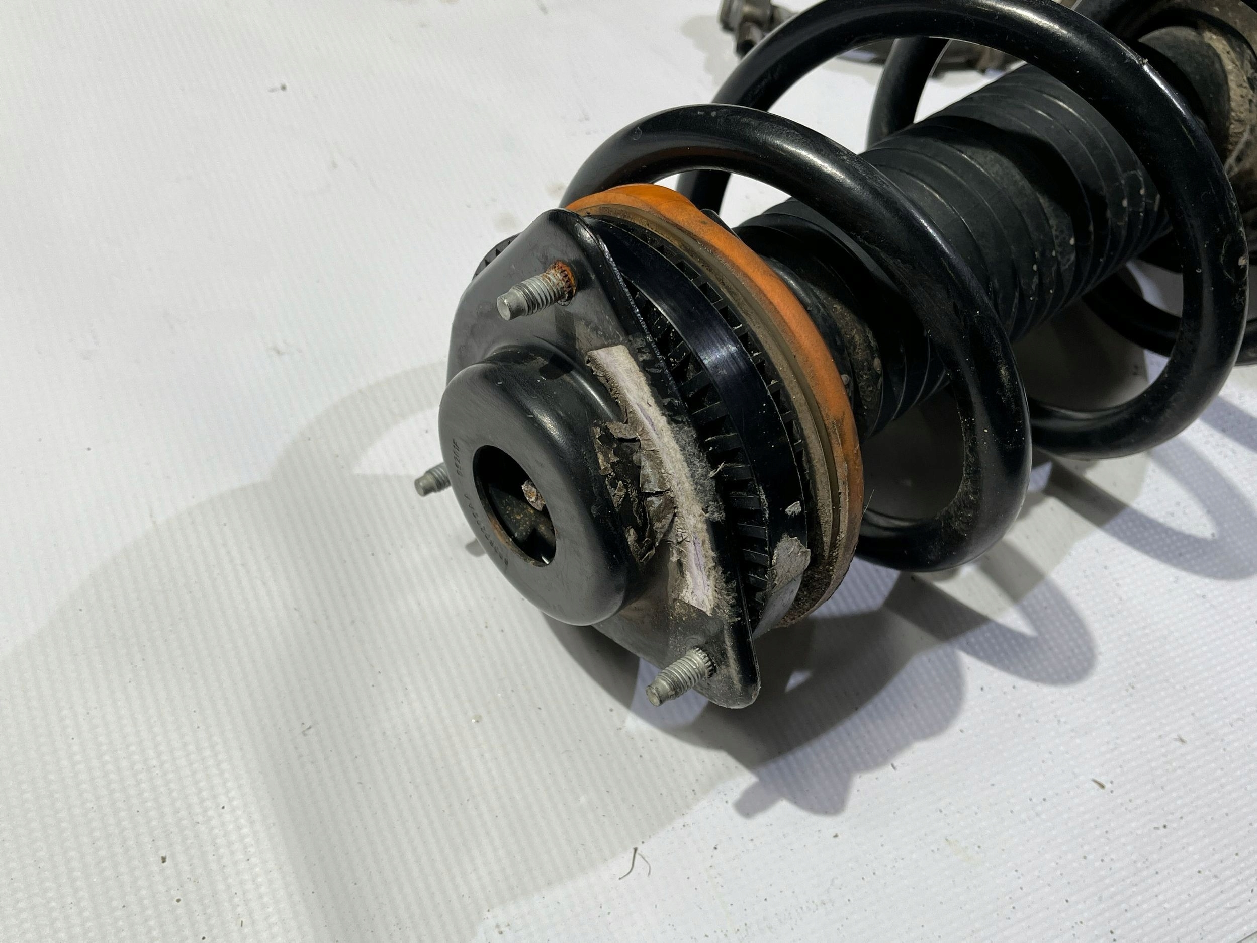swing left shock absorber Mcperson left Chrysler Pacifica 2017- 2021