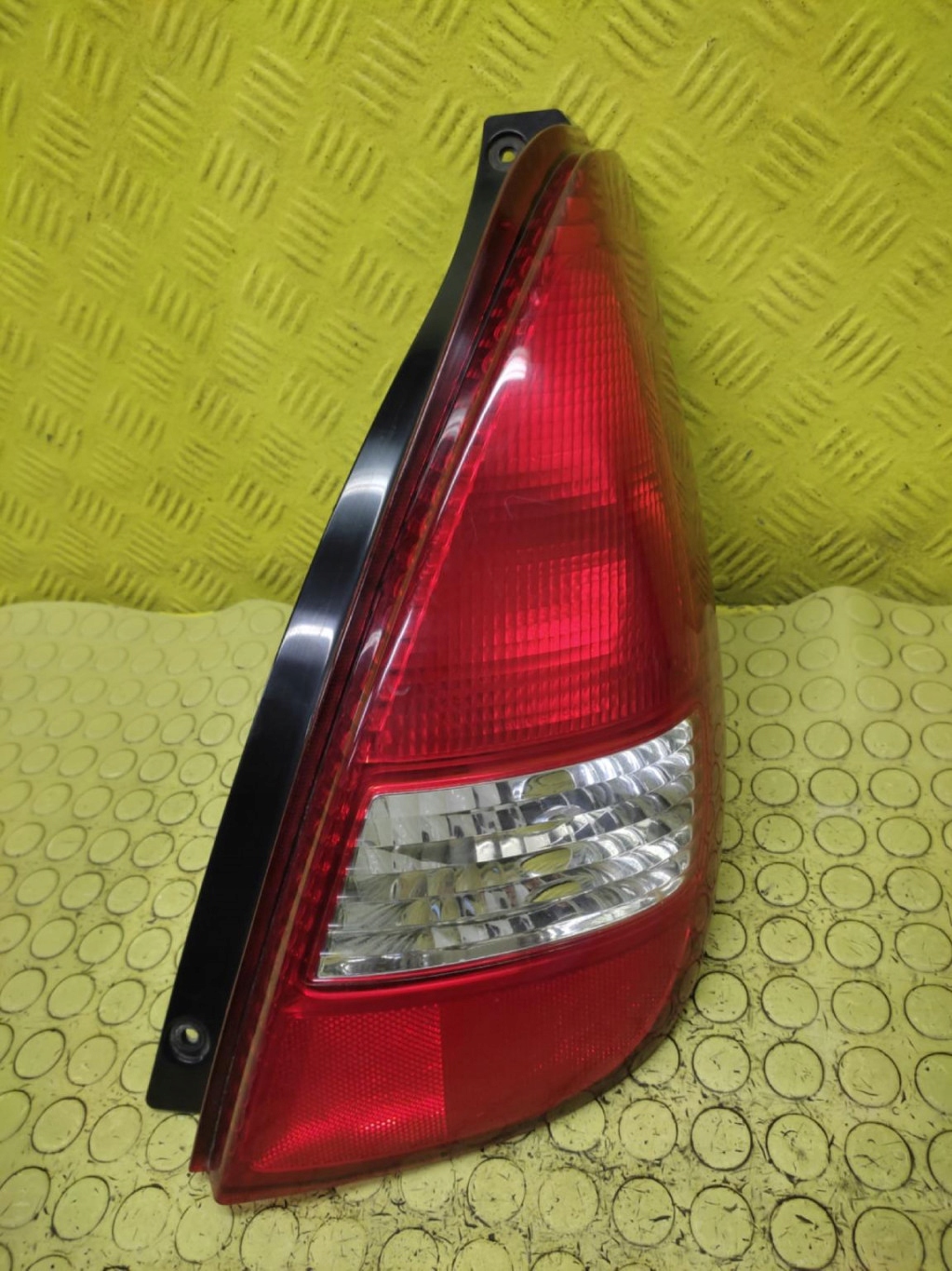 SUZUKI LIANA light right rear part