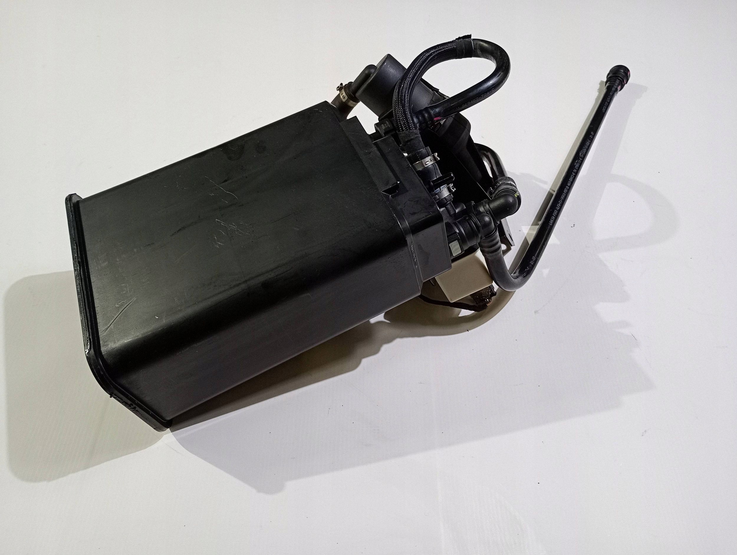 karbonski filter para goriva Maserati GranTurismo 2008