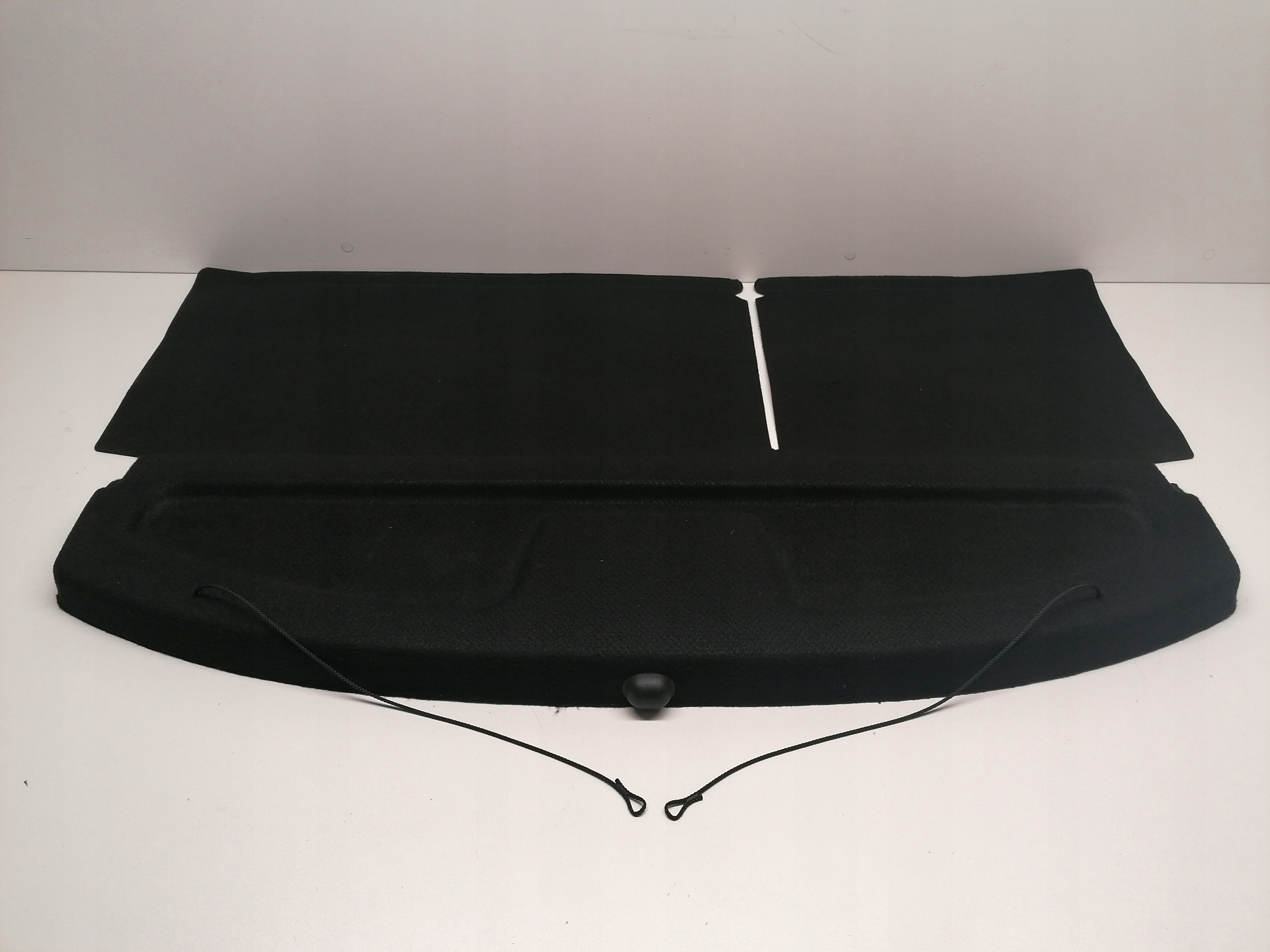 64330-0D110-260 - YARIS II ЗАДНЯЯ ПОЛКА БАГАЖНИКА ФРАНЦУЗСКАЯ 05-11