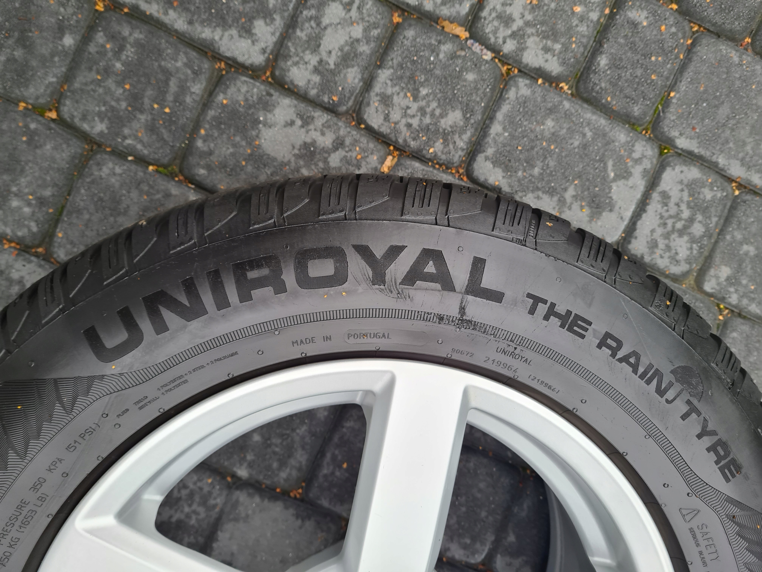 Opony Uniroyal MS Plus 77 - 215/65/16 Marka Uniroyal