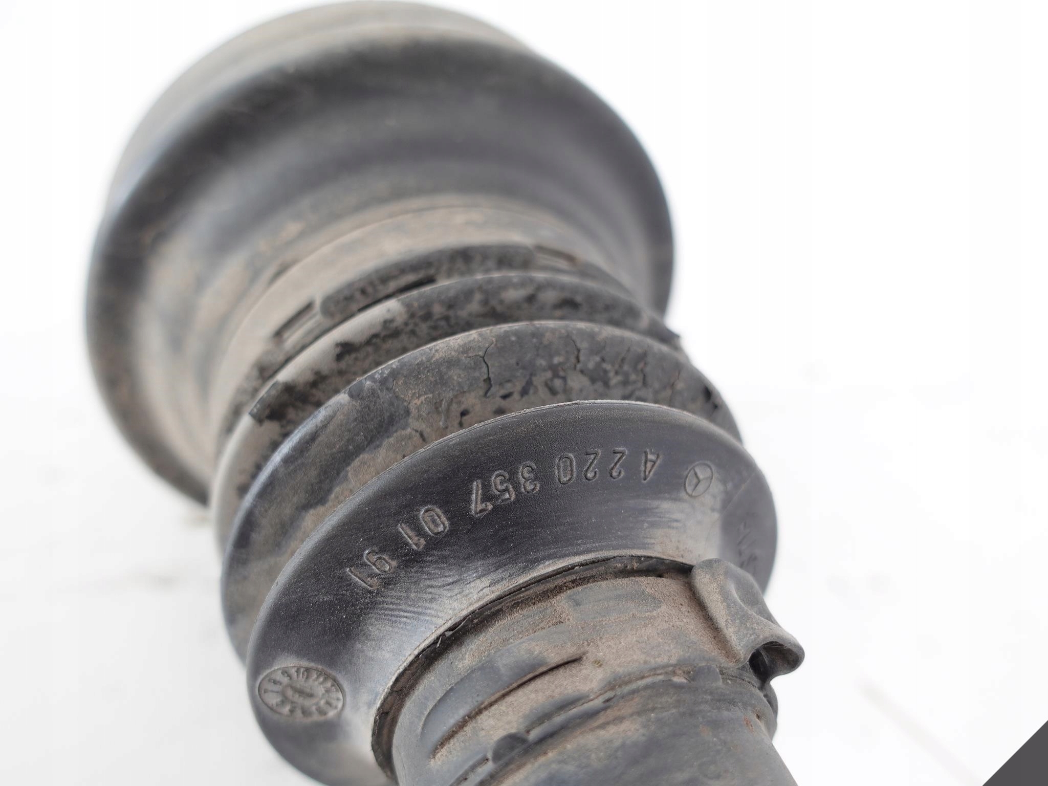 MERCEDES CLS C218 E W212 C207 C W204 semi-axis rear part L=R