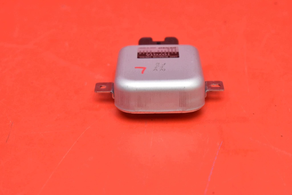 control unit module lights LED left front 85963-30010 LEXUS LS 4 IV LS600H 06-09