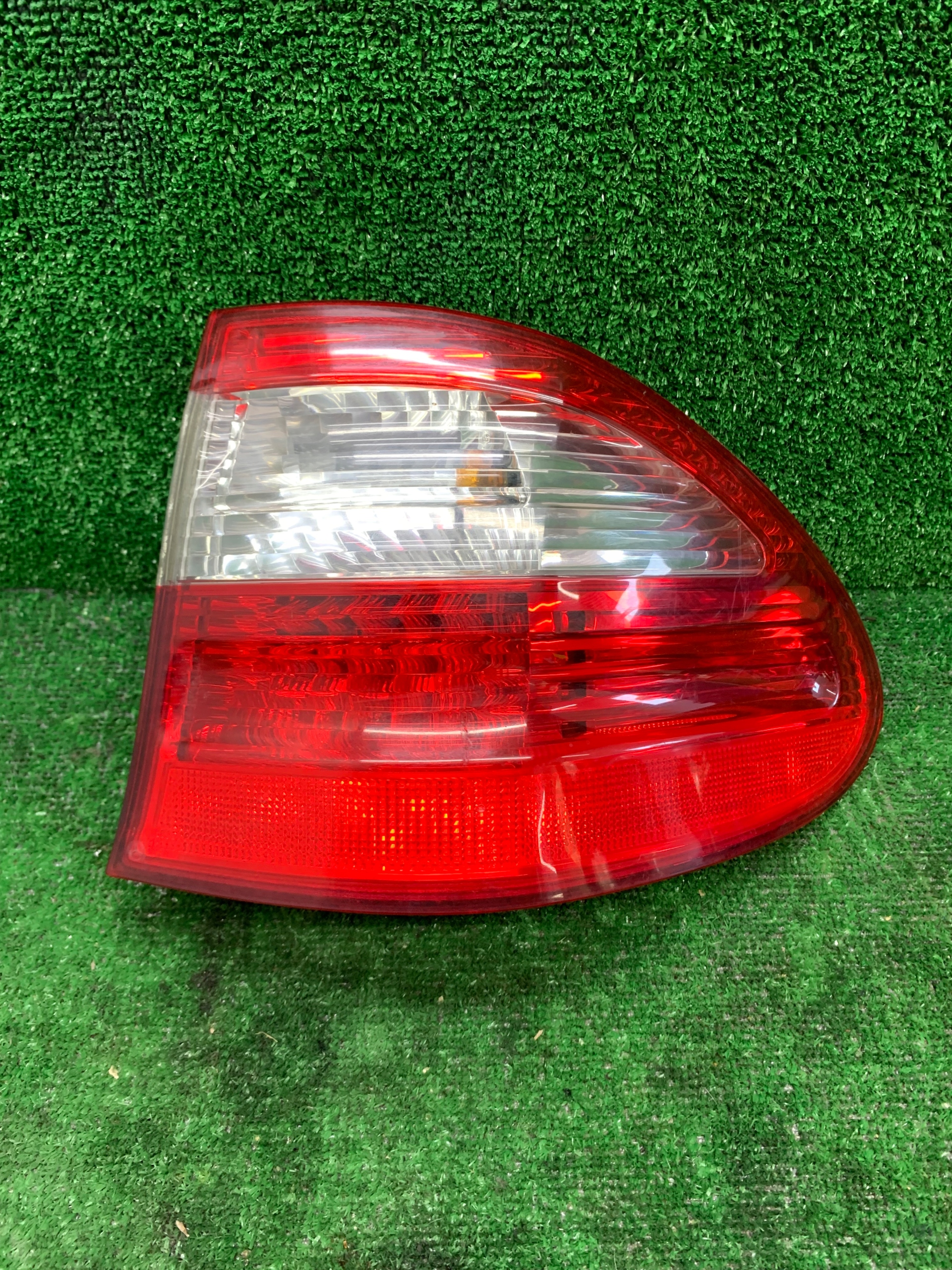 Lampa Prawy Tył Mercedes W211 Kombi A2118201664
