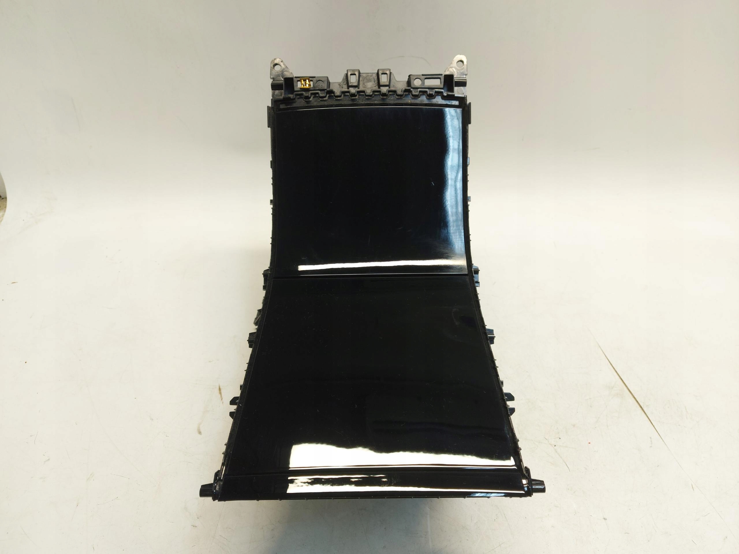 TESLA 3 III Handschuhfach tunel mitte USB