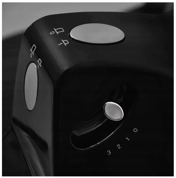 KRAJALNICA ELEKTRYCZNA DO CHLEBA WĘDLIN SERA 150W CZARNA Marka GOTIE