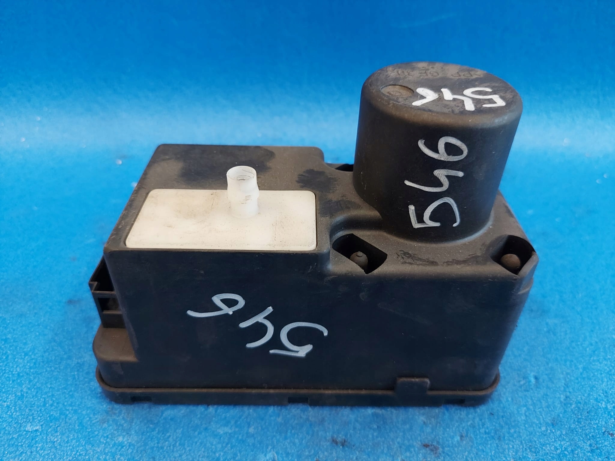 ГОЛЬФ 3 1H0962257G ЦЕНТРАЛЬНЫЙ ЗАМОК НАСОС