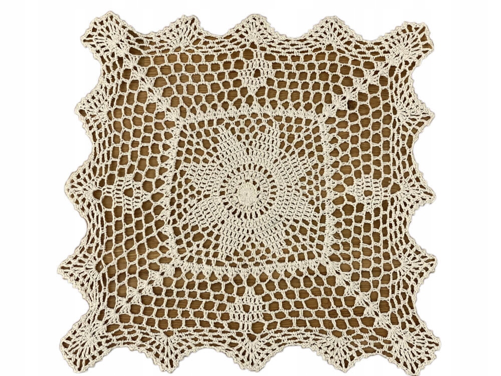 

Serwetka szydełkowa 30x30 cm ecru