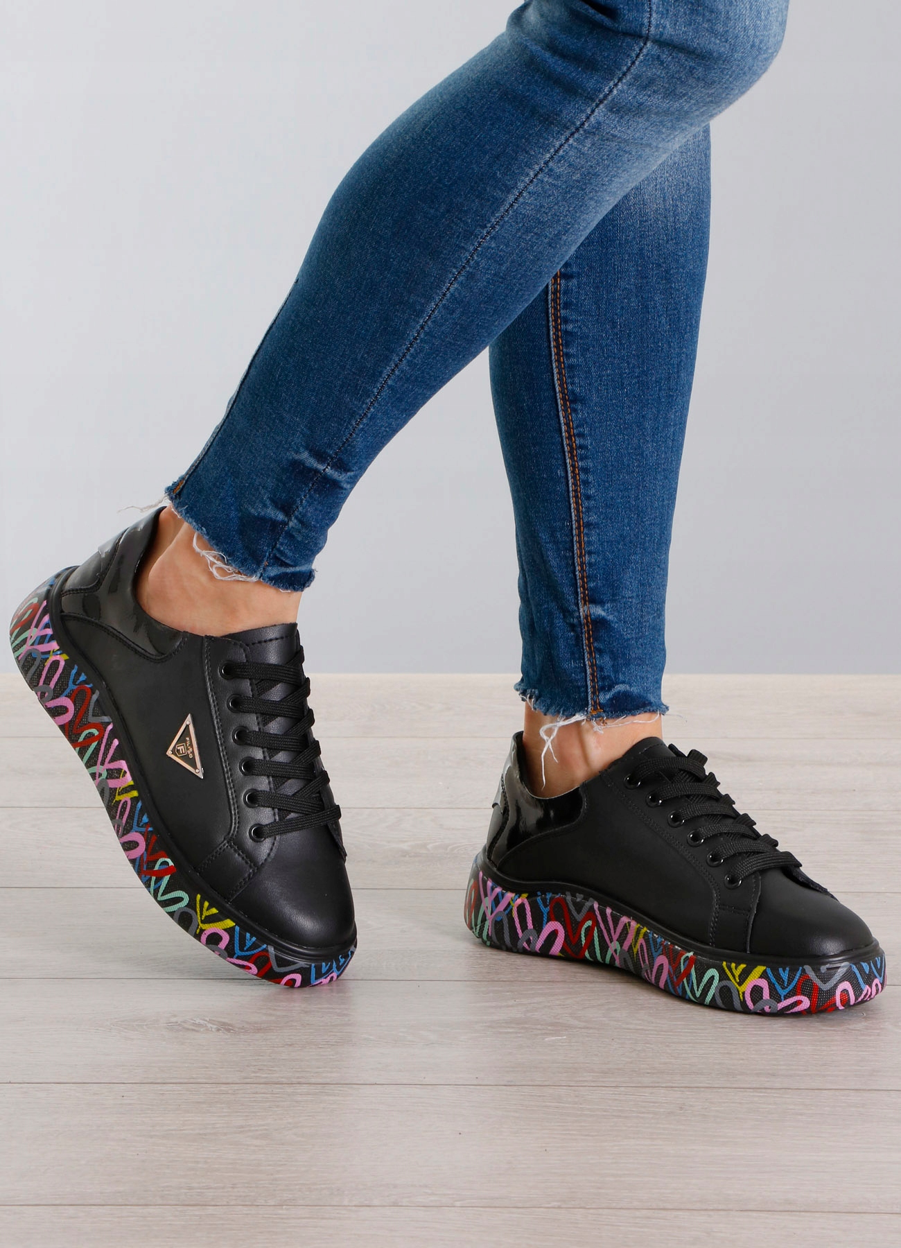 FILIPPO DP4480 CZARNE SKÓRZANE PÓŁBUTY SERCA r.40 Wzór dominujący bez wzoru