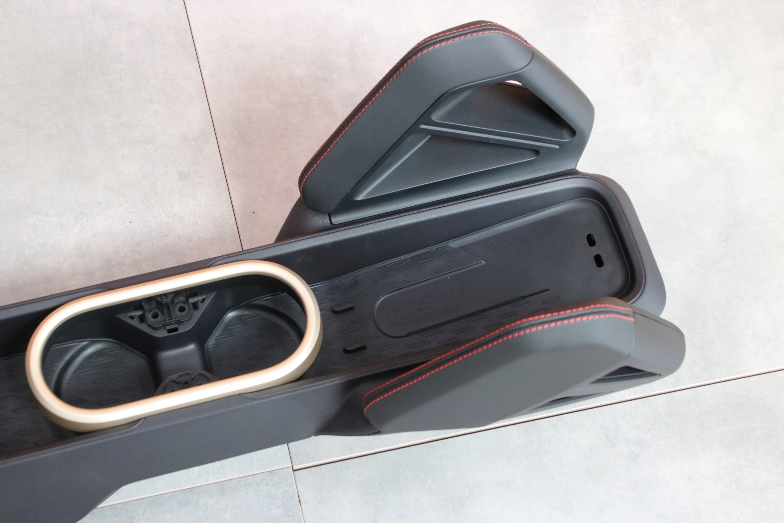 MINI COOPER J01 JCW TUNEL central armrest + LADOWARKA BEZPRZEWODOWA